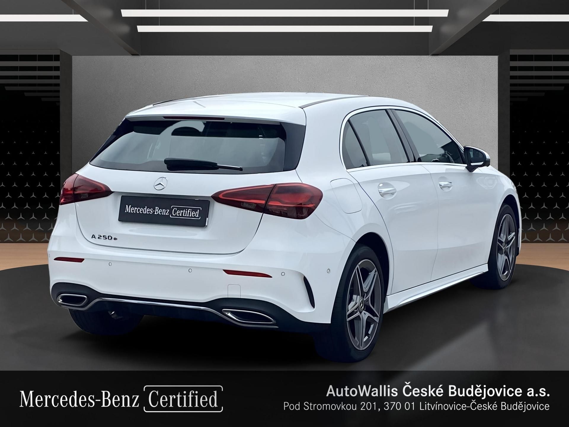 Mercedes-Benz Třídy A, A 250e AMG - fotka 5