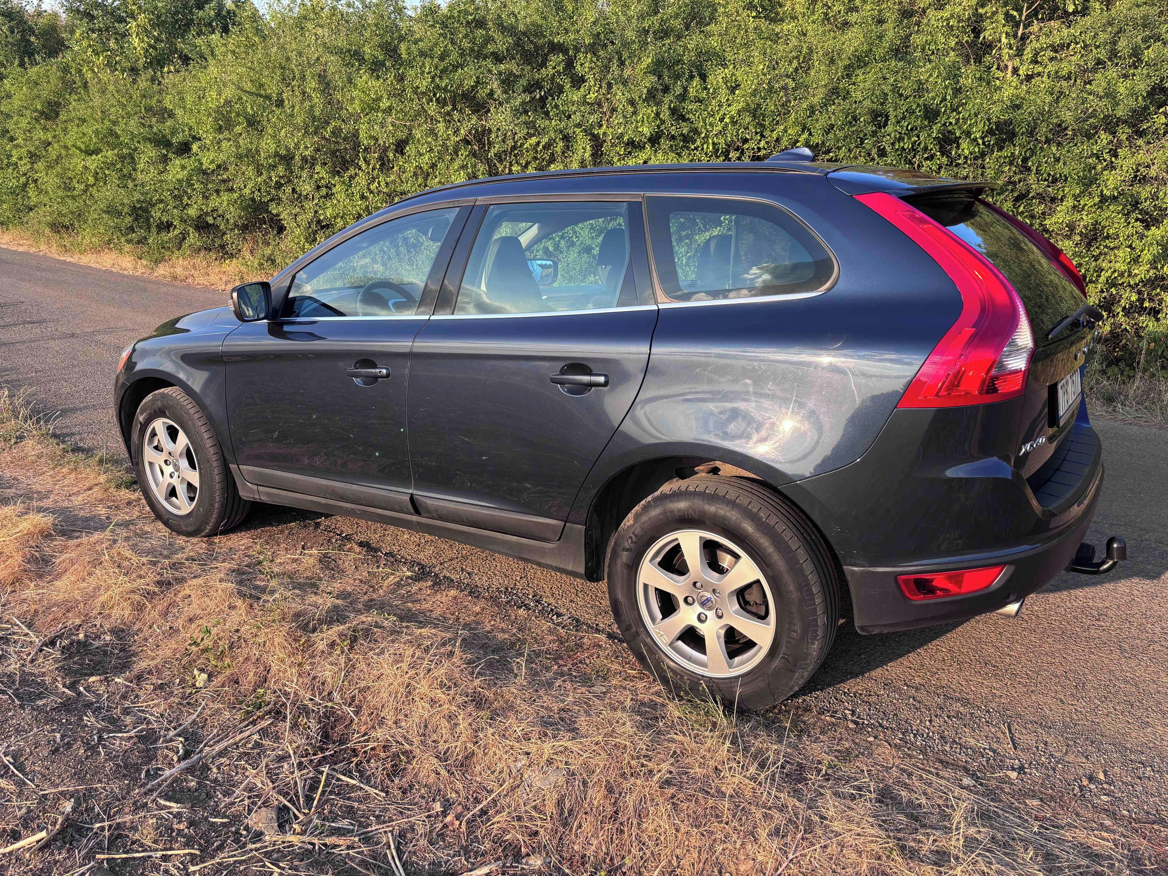Volvo XC60, Volvo XC60 D4 AWD Momentum - fotka 3