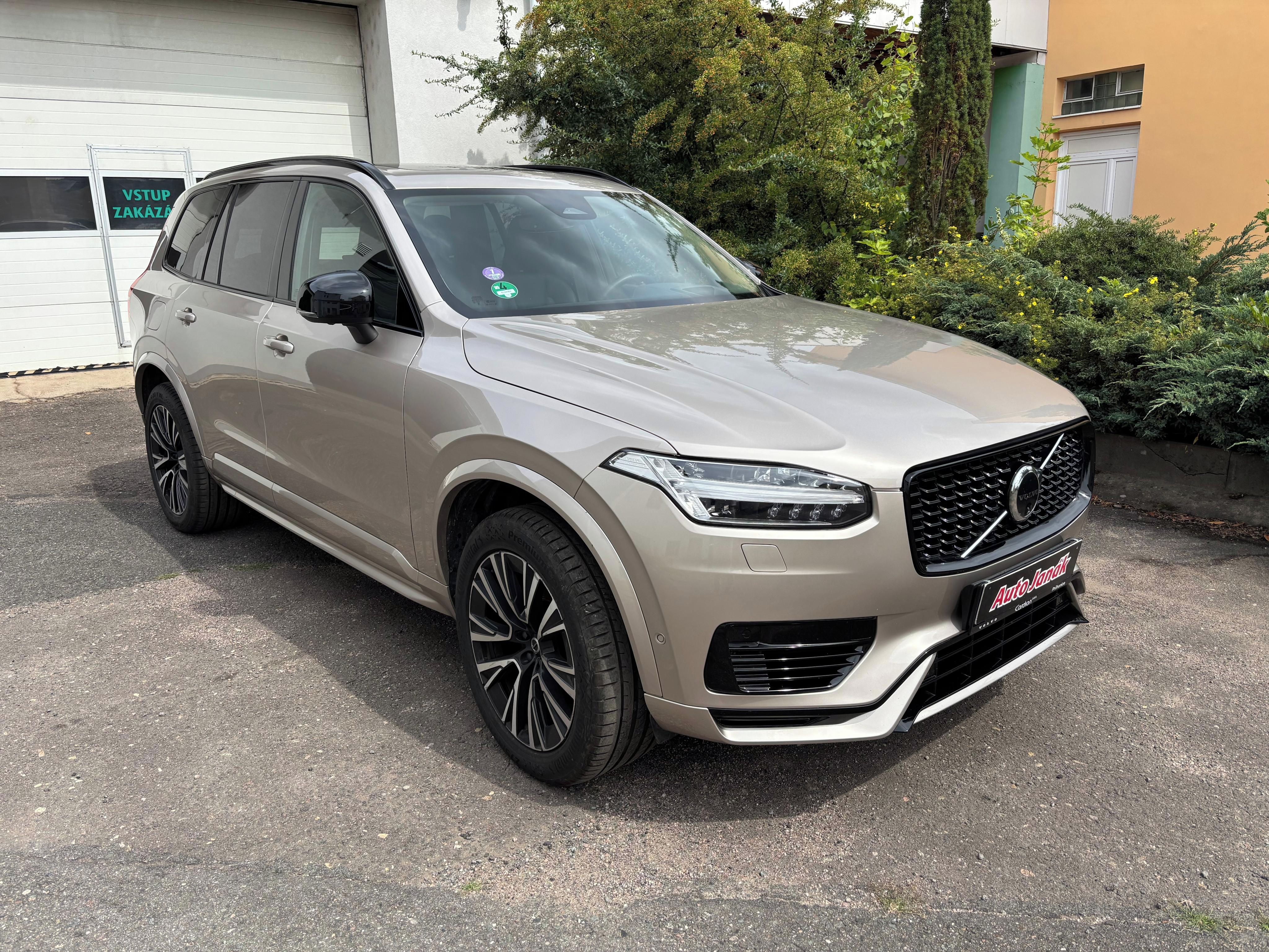 Volvo XC90, T8 AWD RECHARGE 7míst Plug-in - fotka 2
