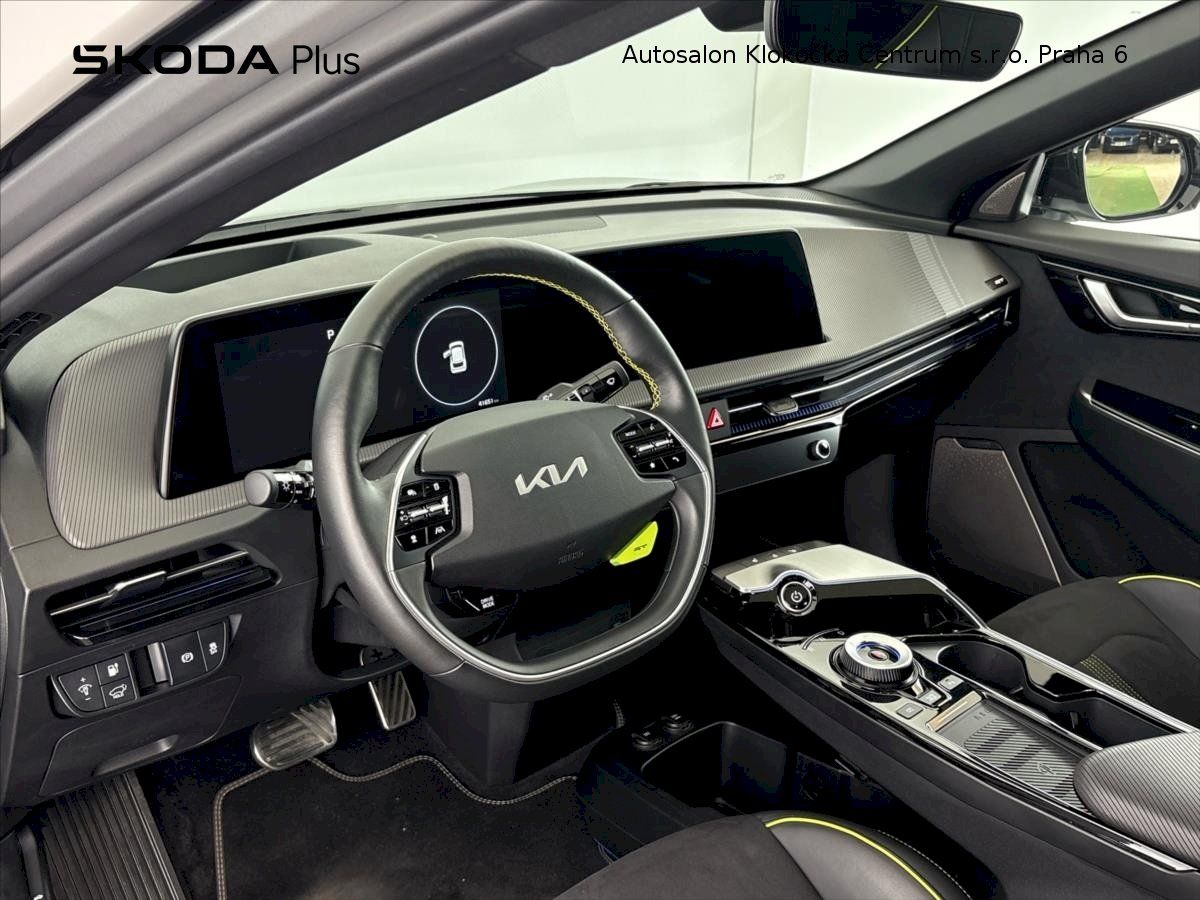 Kia EV6, 430 kW GT 4x4 430kW/ 77,4kWh - fotka 6