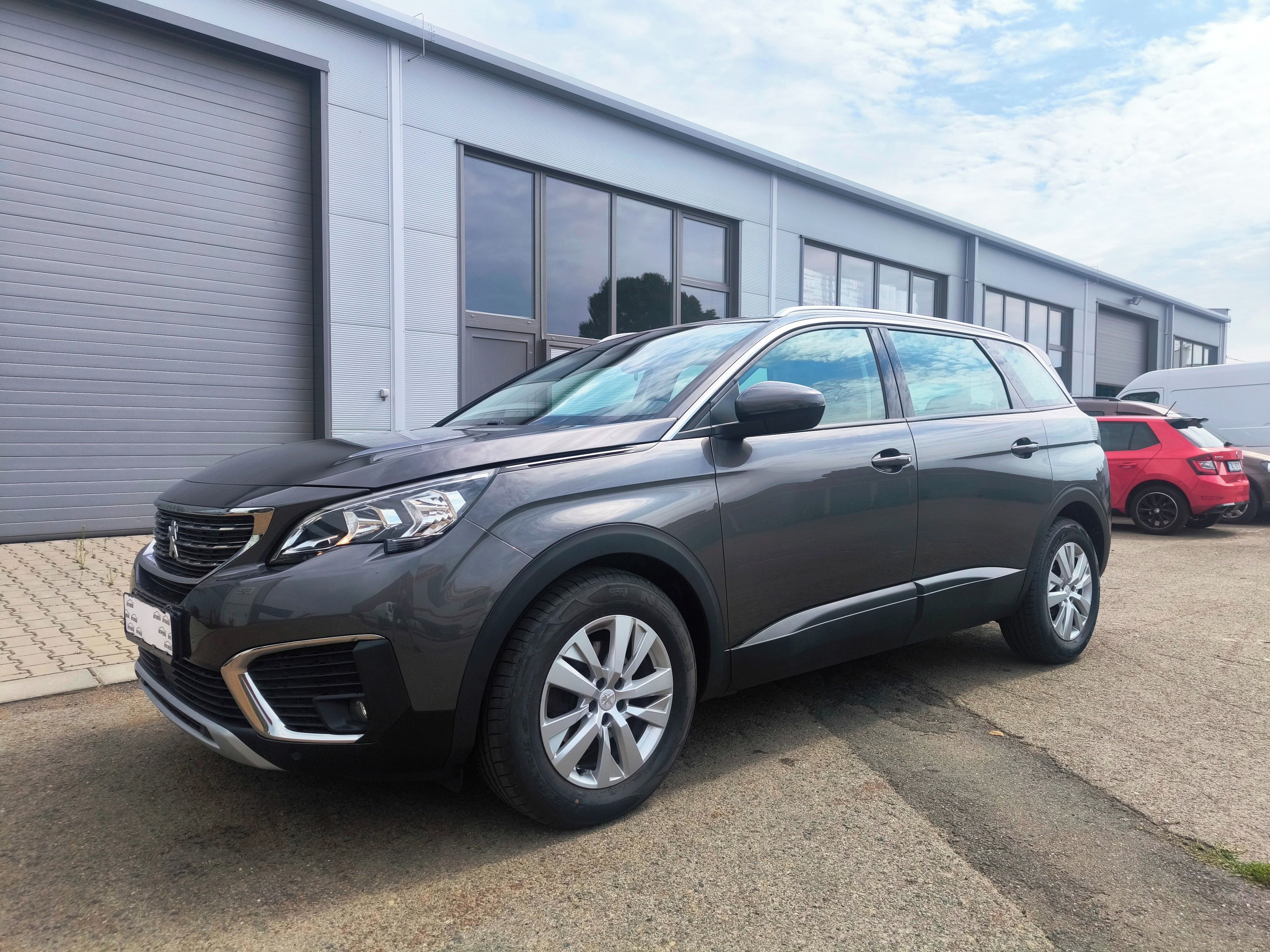 Peugeot 5008, 1.2PT/96kW ACTIVE * 7MÍST *