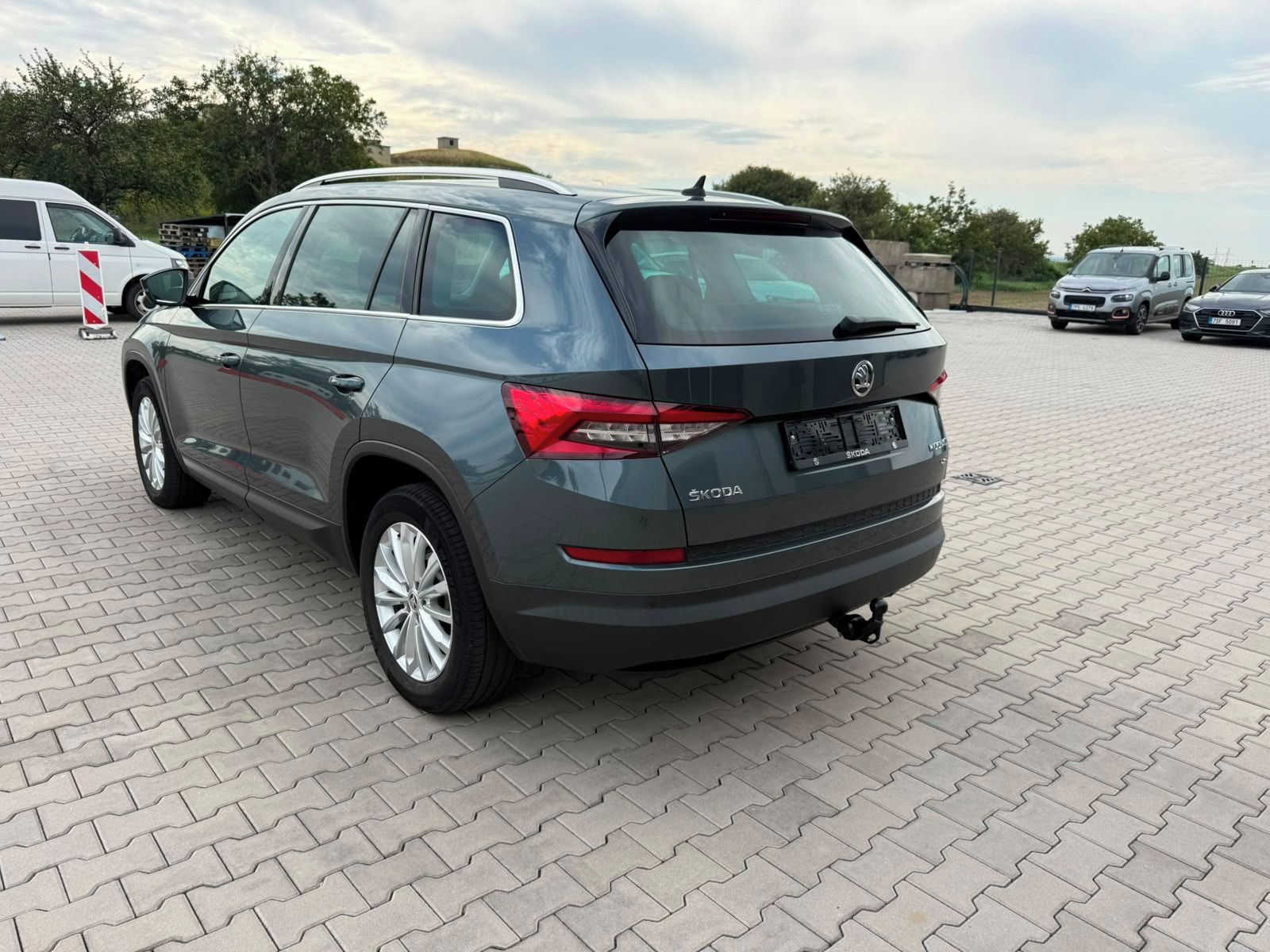Škoda Kodiaq, 4x4 110KW DSG Tažné Nebourané - fotka 3