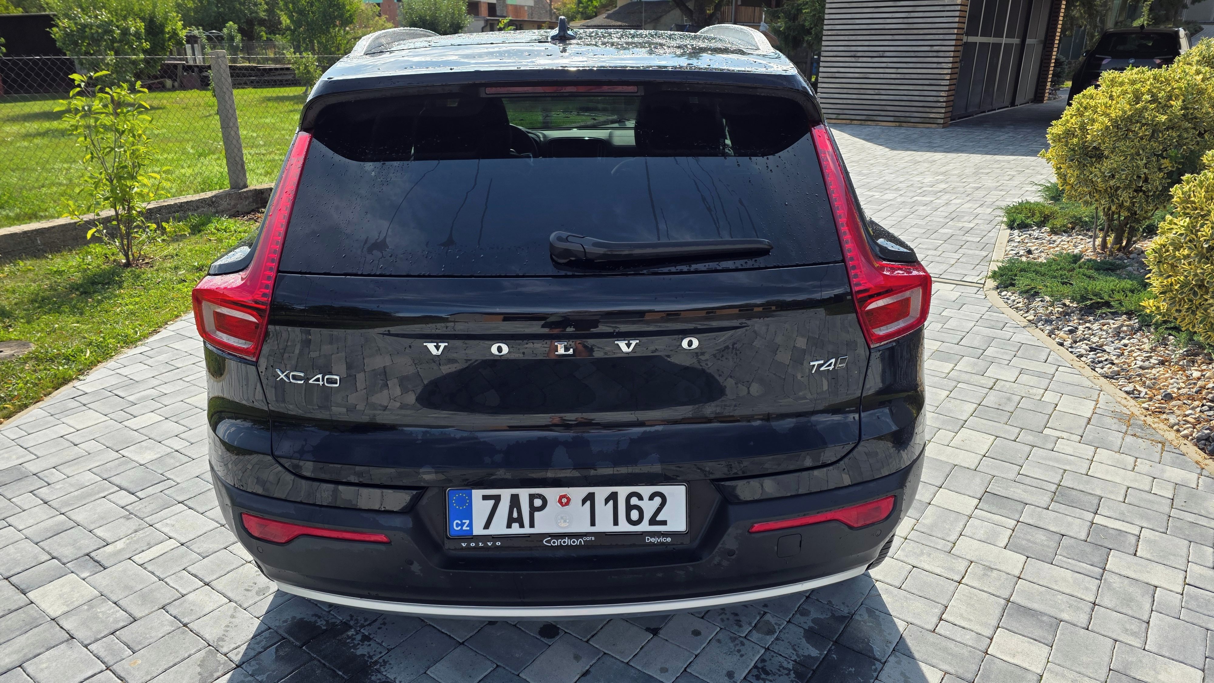 Volvo XC40 - fotka 4