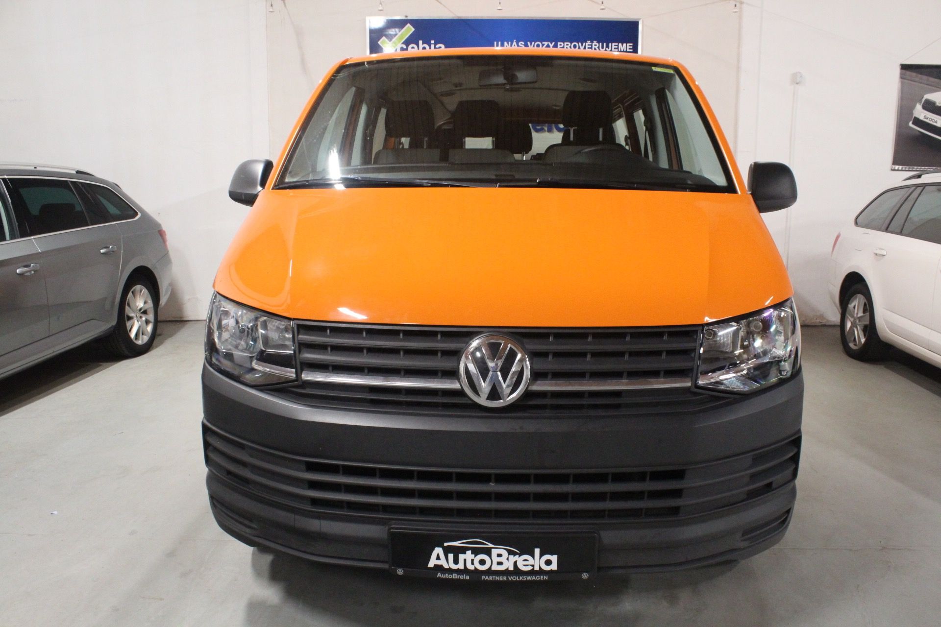 Volkswagen Transporter, 2.0TDI T6 Klima 9Míst - fotka 4