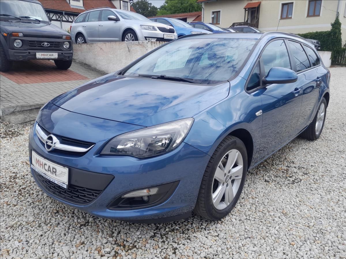 Opel Astra, 1,6 TDCI 100kW SPORTS TOURER - fotka 3