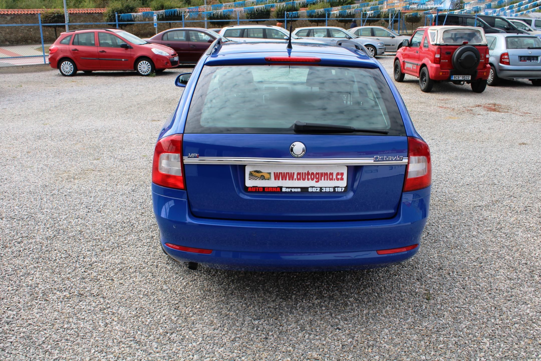 Škoda Octavia, 1.6 MPI KLIMA EL.OKNA TEMPOMAT - fotka 6