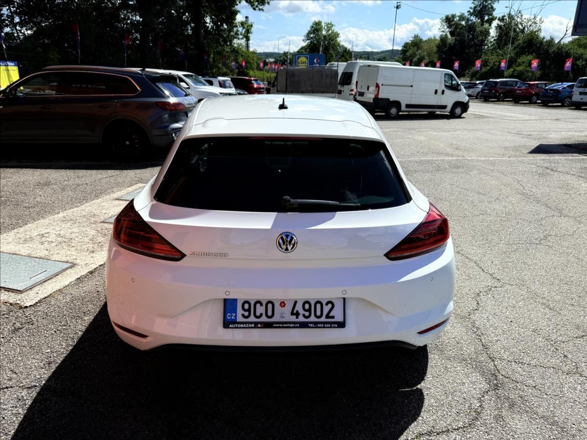 Volkswagen Scirocco, 2,0 TSi DSG - fotka 6