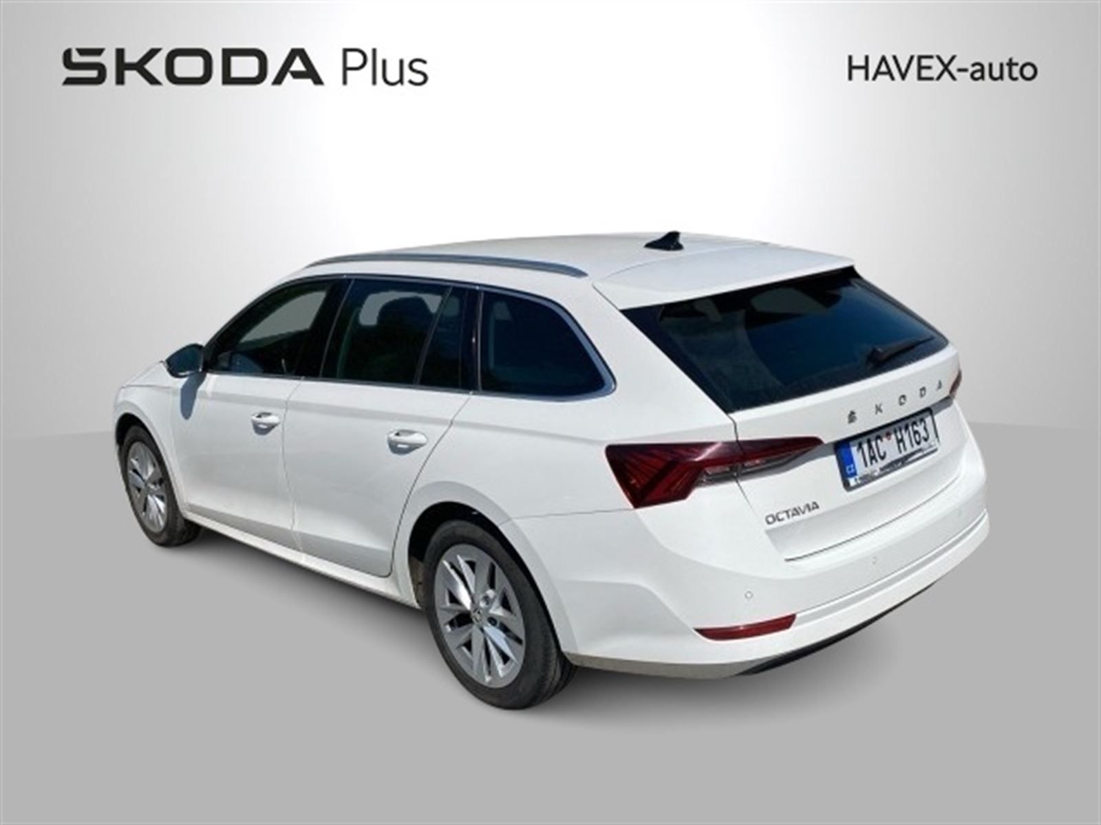 Škoda Octavia, Combi 2.0 TDI DSG Style - fotka 2