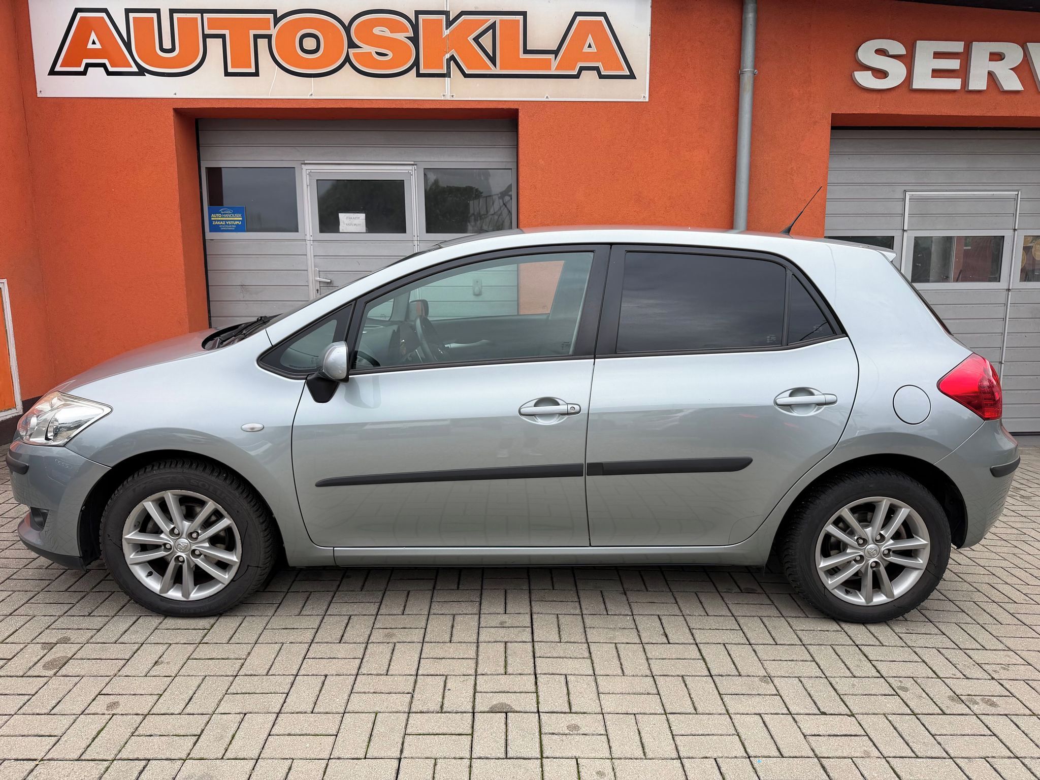 Toyota Auris, 1.6 VVT-i 91KW AUTOMAT - fotka 3