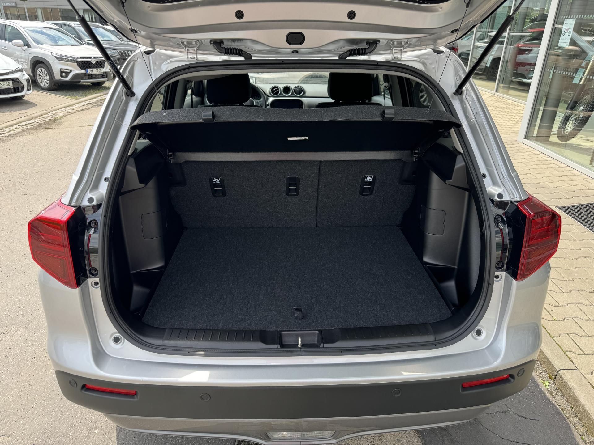 Suzuki Vitara, 1,4 Premium AT Hybrid - fotka 5