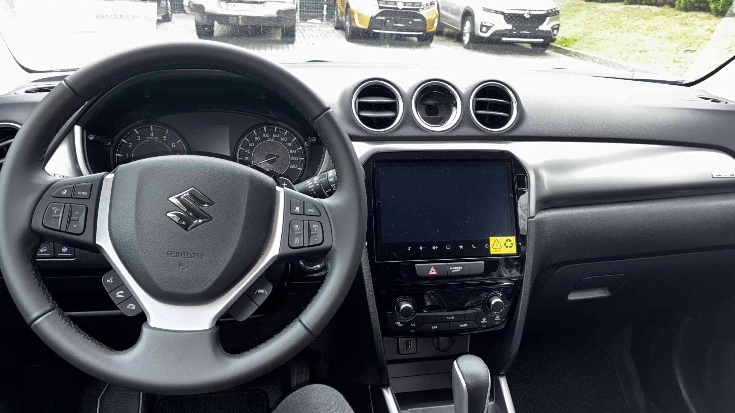 Suzuki Vitara, 1,4 BoosterJet Premium AT - fotka 2