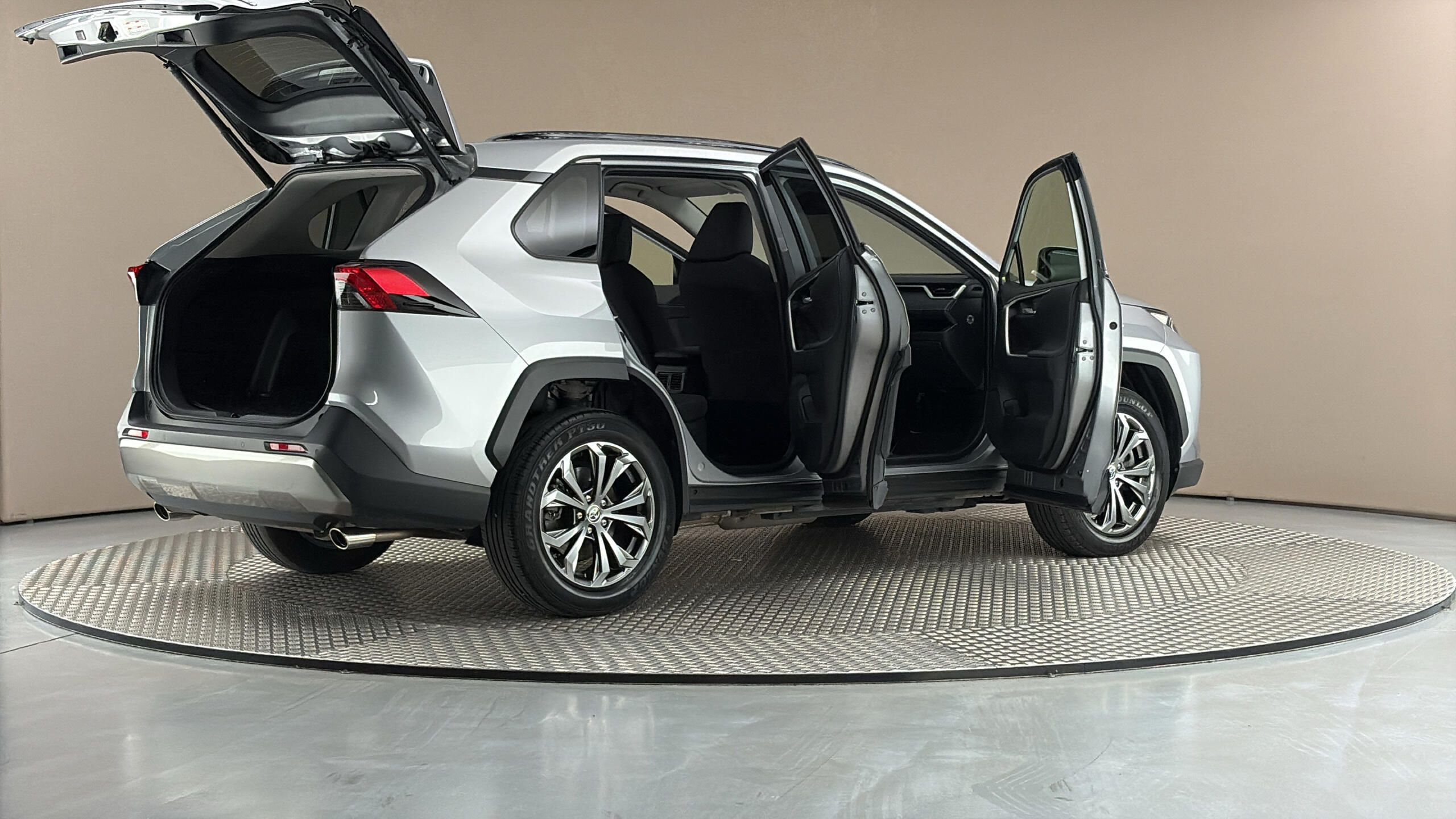 Toyota Rav4, 2.5 Hybrid AUT 4x4 Comfort - fotka 6