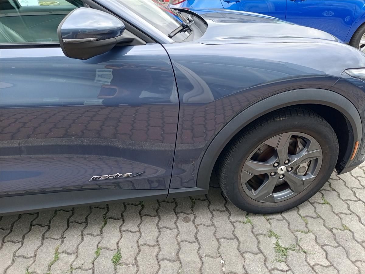 Ford Mustang Mach-E, Extended Range 99 kwh - fotka 5
