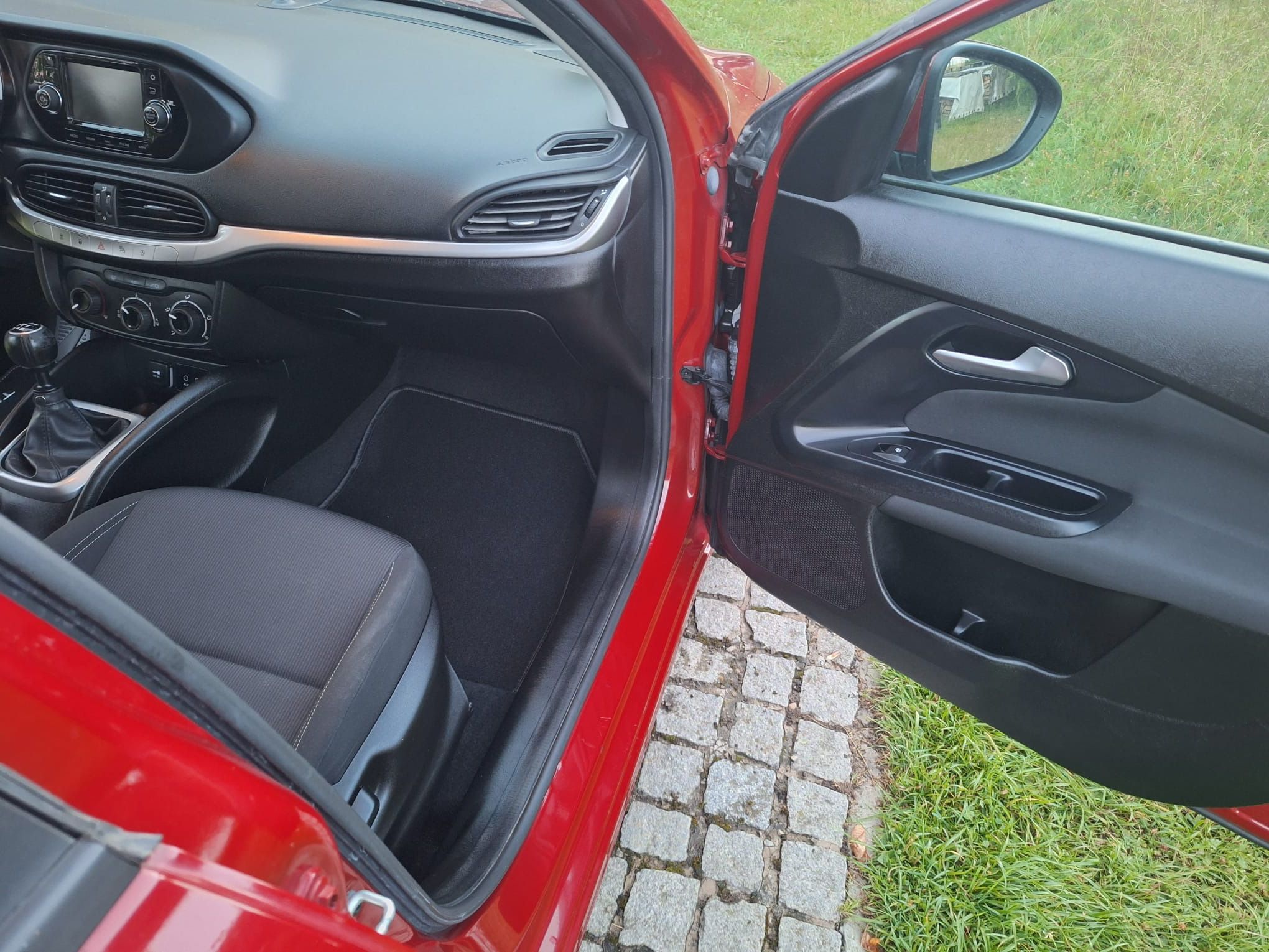 Fiat Tipo, kombi 1.6 Diesel 88kW, klima - fotka 6