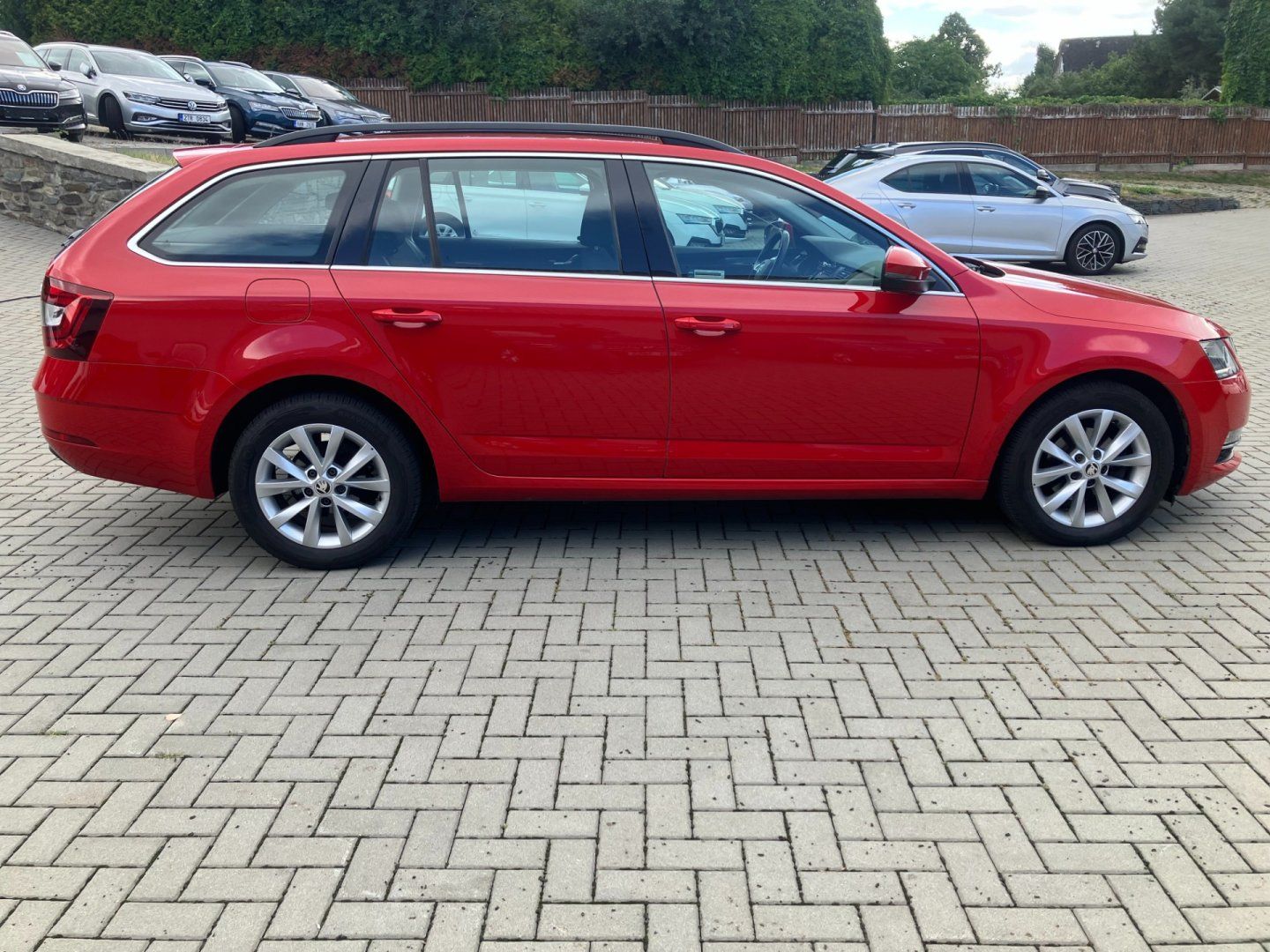 Škoda Octavia, 1.6TDI 85kW STYLE NEHAVAROVANÉ - fotka 3