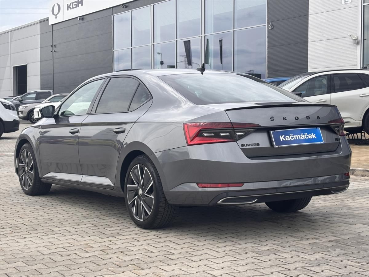 Škoda Superb, 1,4 160kW iV Sportline DSG - fotka 3