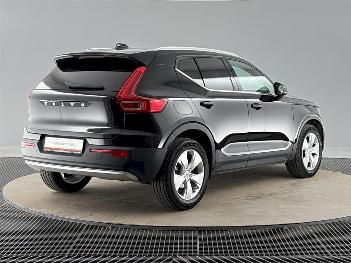 Volvo XC40, T295 kW Momentum PRO AT - fotka 2