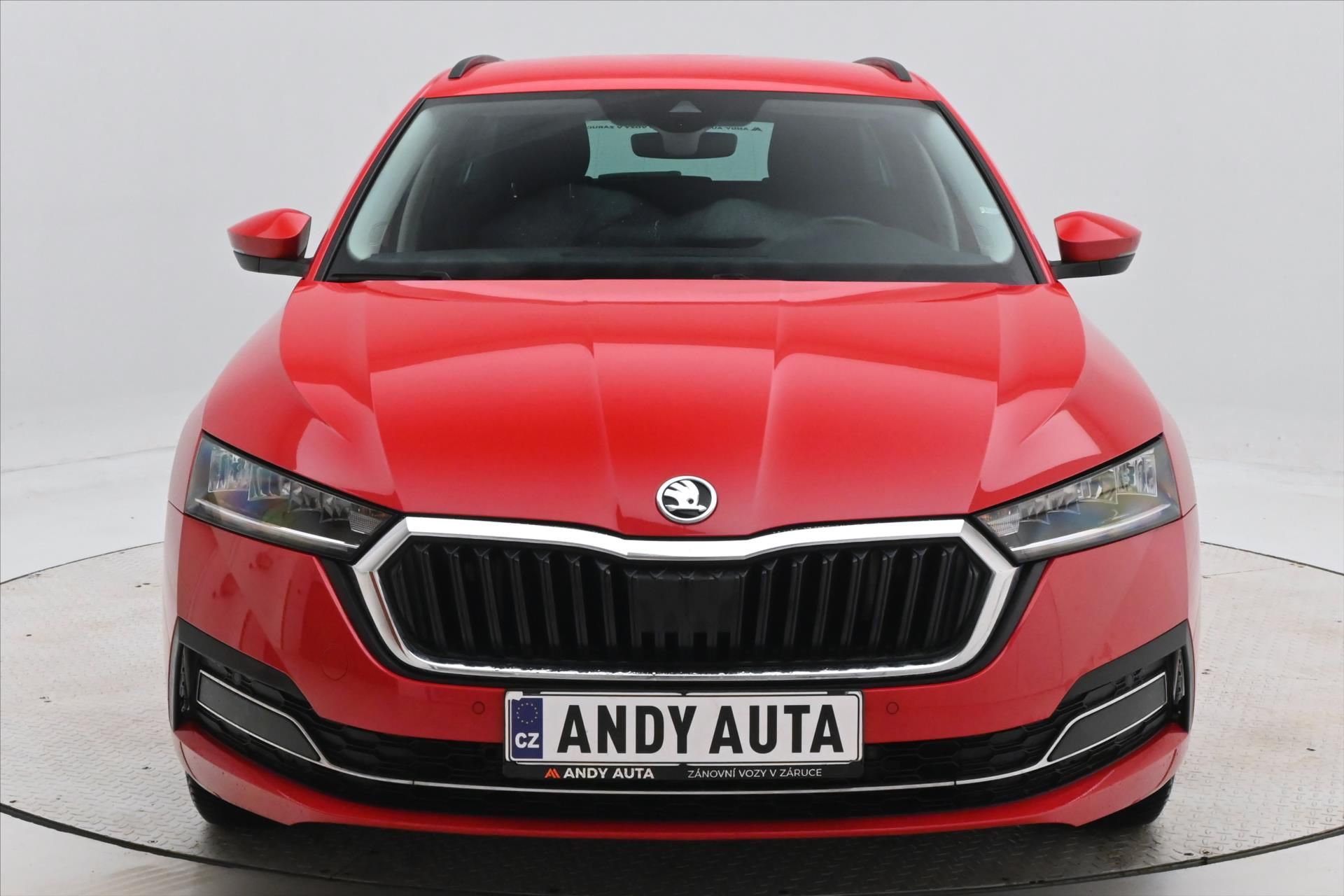 Škoda Octavia, 2,0 110kW DSG Ambition Záruka - fotka 2