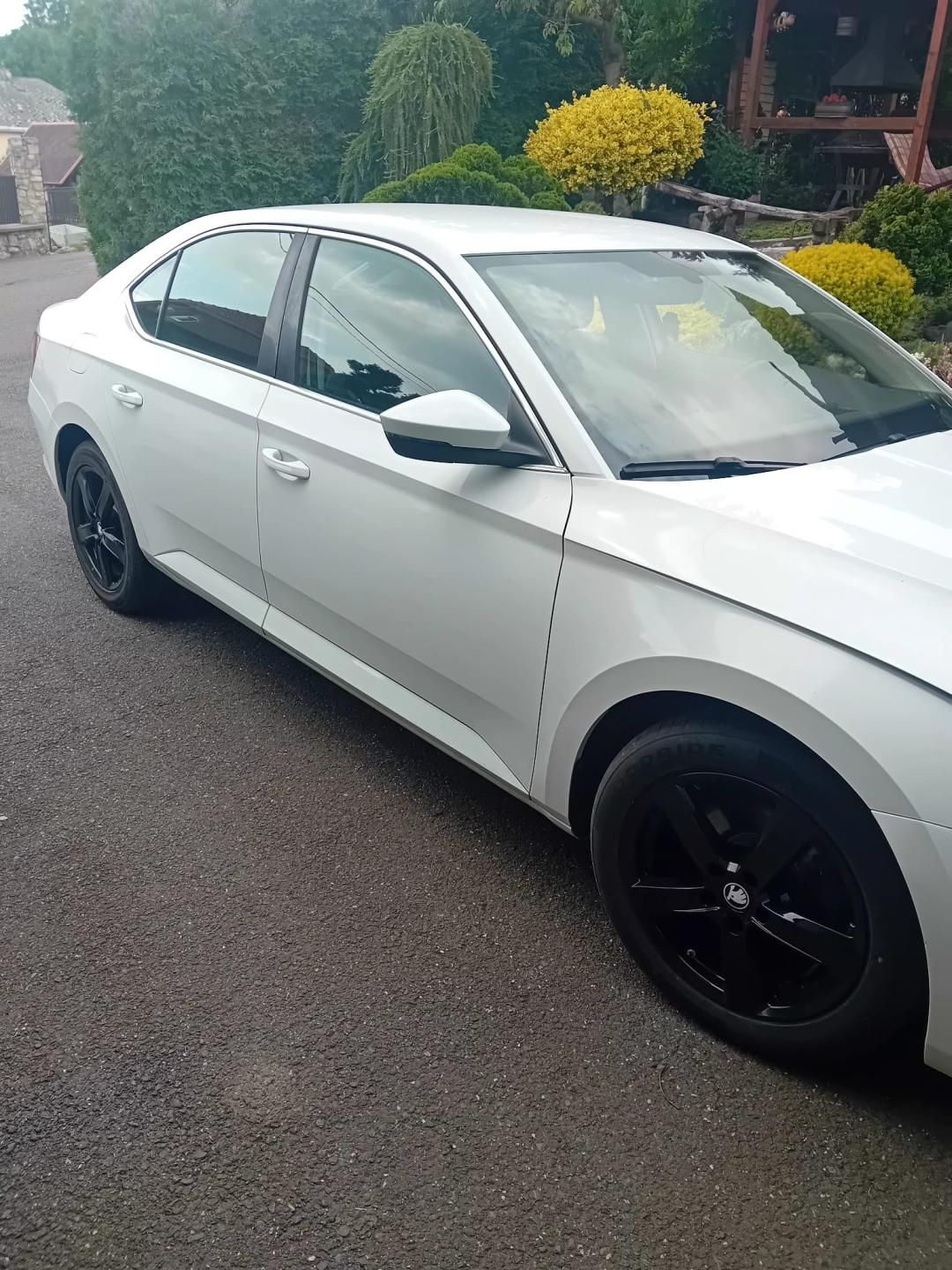 Škoda Superb, 1.4 TSI DSG - fotka 3