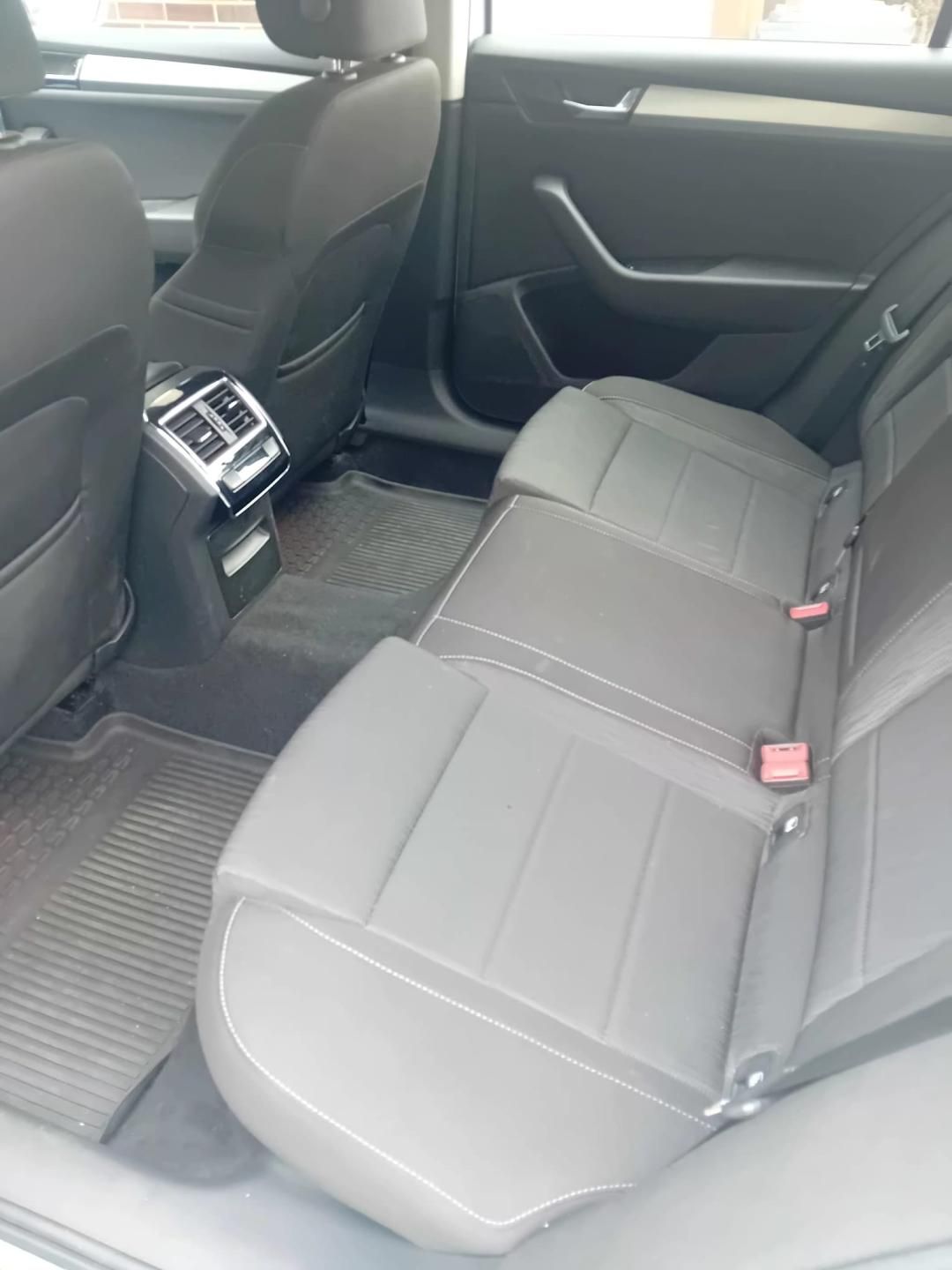 Škoda Superb, 1.4 TSI DSG - fotka 5