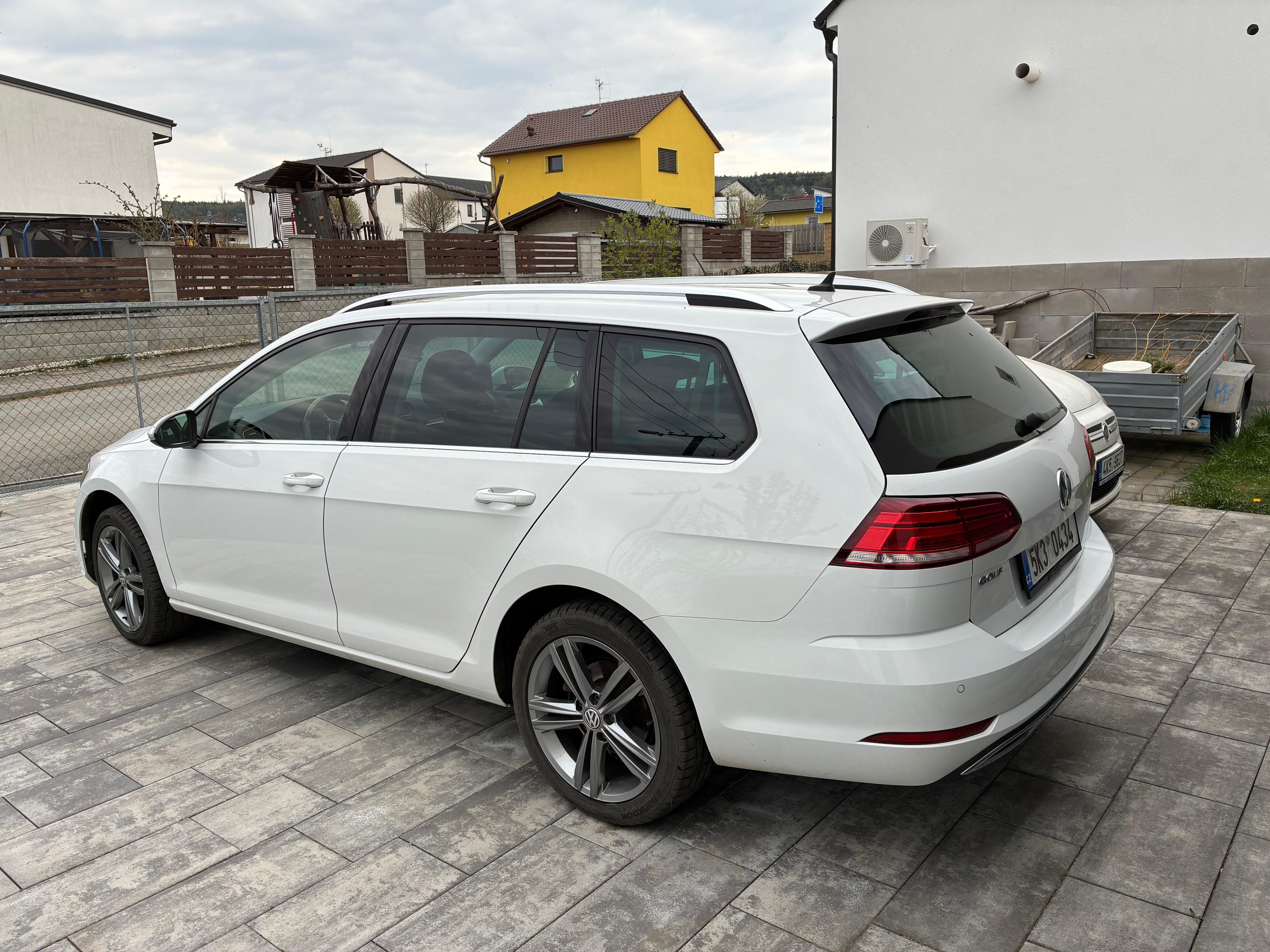 Volkswagen Golf, Highline 2.0 TDI DSG Tažné - fotka 4