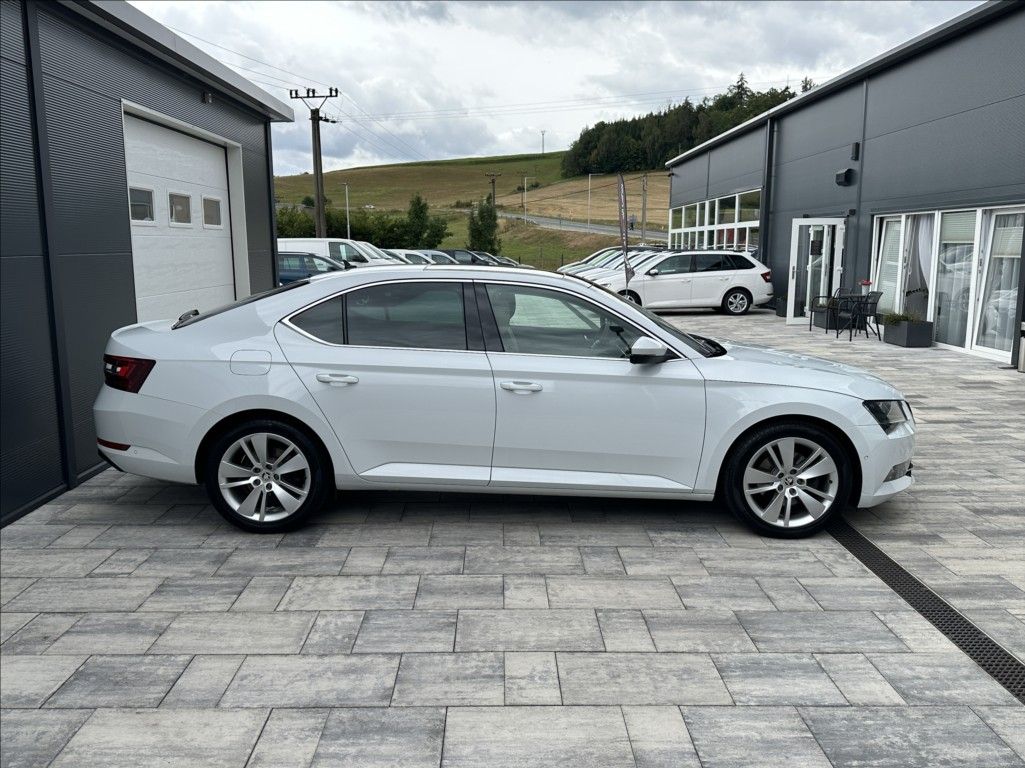 Škoda Superb, 1,4 TSI 150PS  Style Plus 4x4 - fotka 6