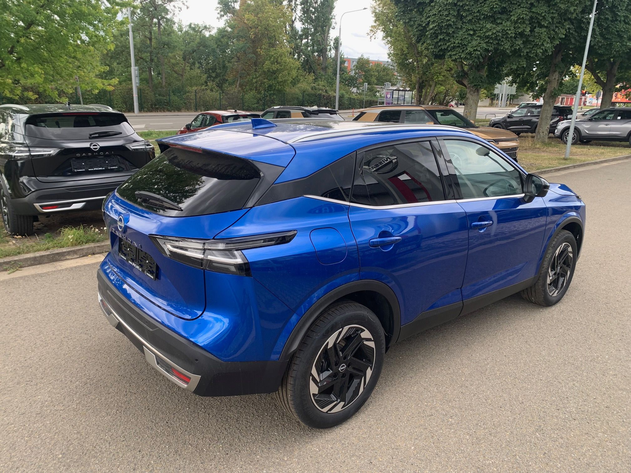 Nissan Qashqai, 1,3 DIG-T X-Tronic N-Connecta - fotka 4
