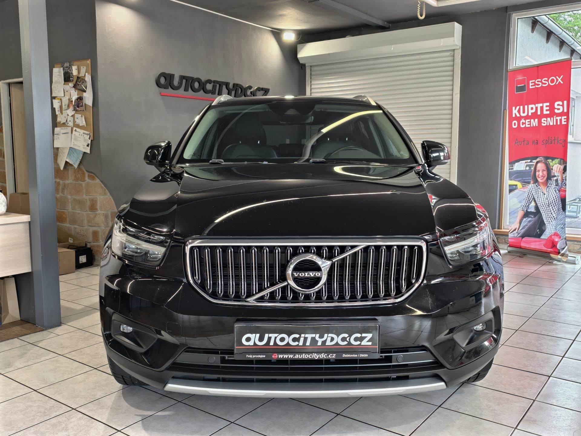 Volvo XC40, D4 140kW AWD, INSCRIPTION, DPH - fotka 2