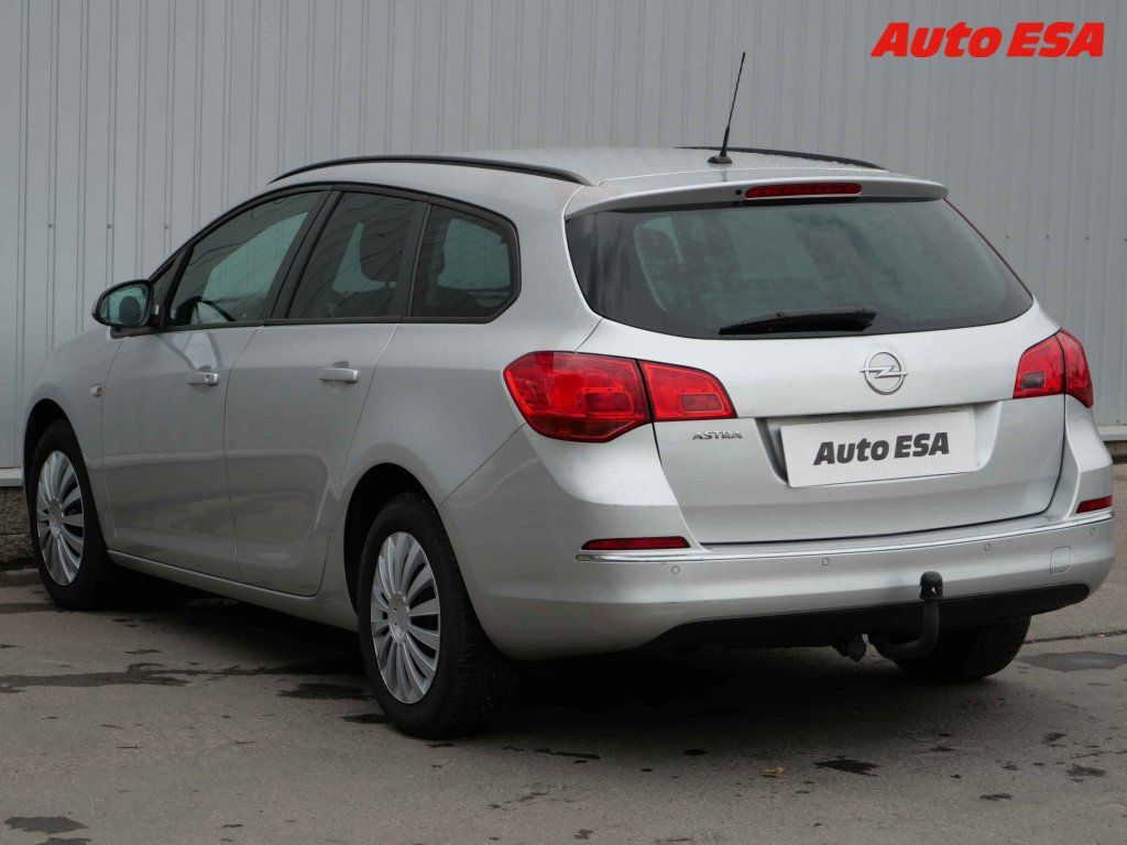 Opel Astra, 1.4 Turbo - fotka 6