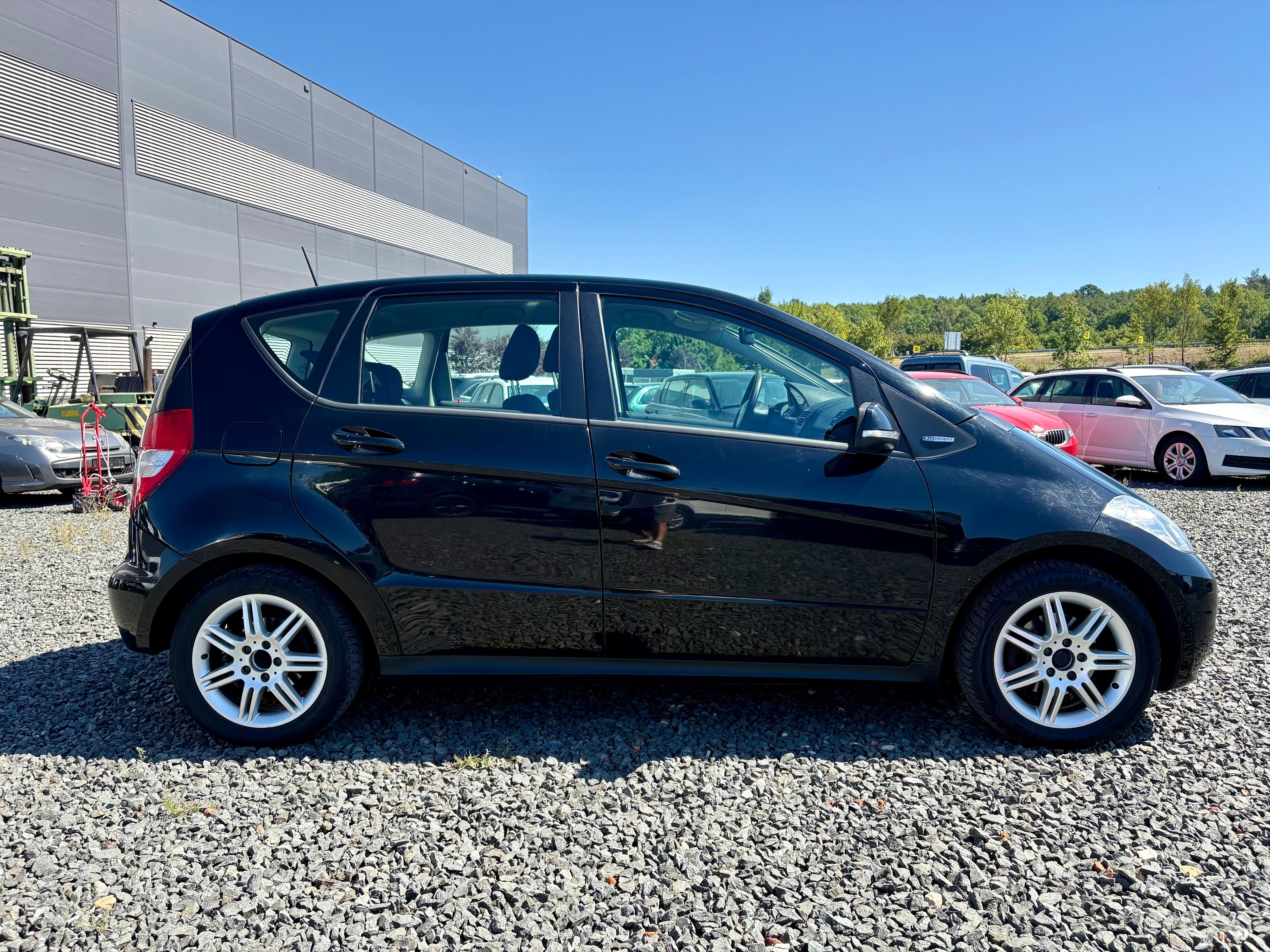 Mercedes-Benz Třídy A, A160i 70kw - fotka 4