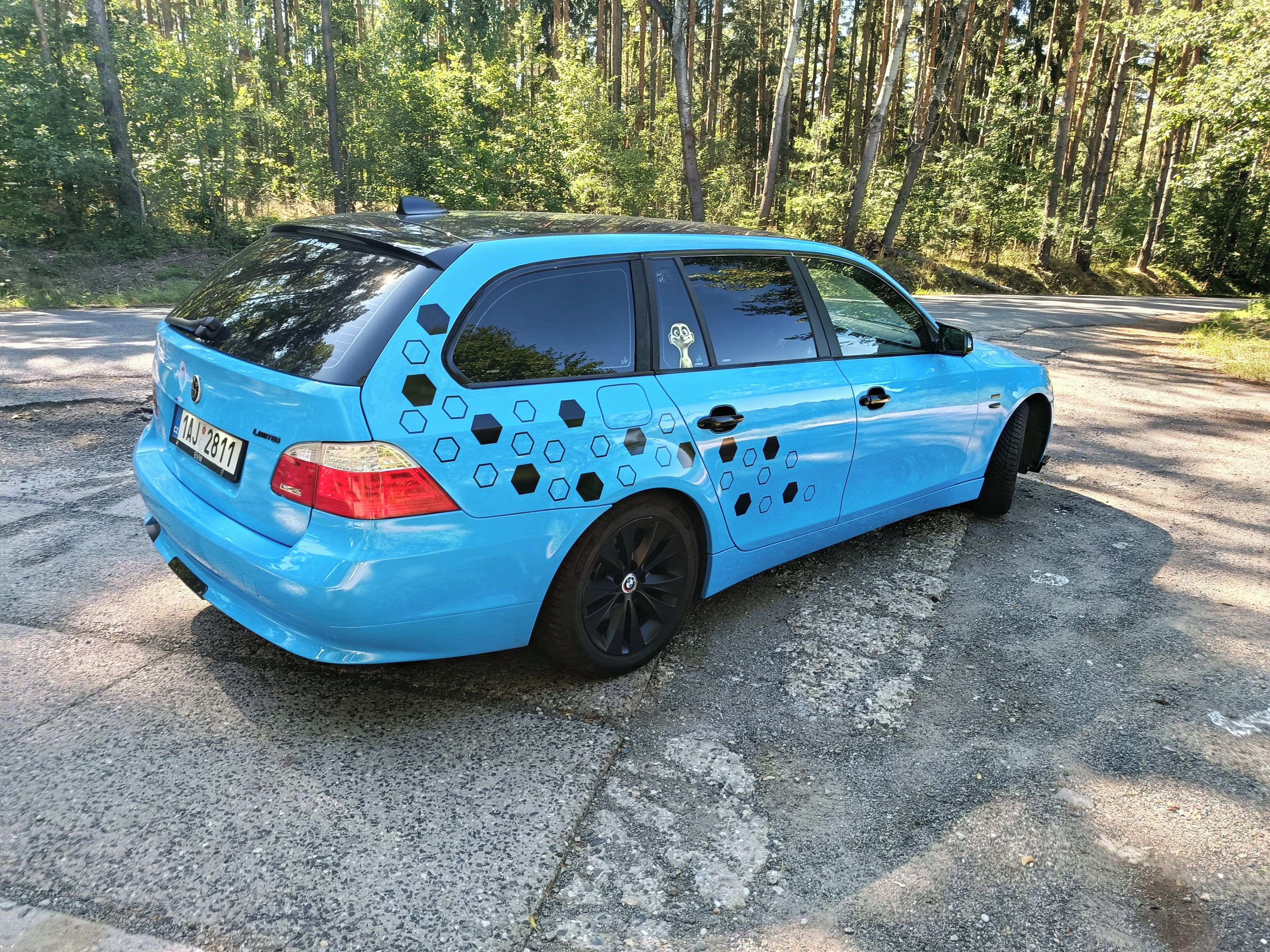 BMW Řada 5, 520d servisováno - fotka 4