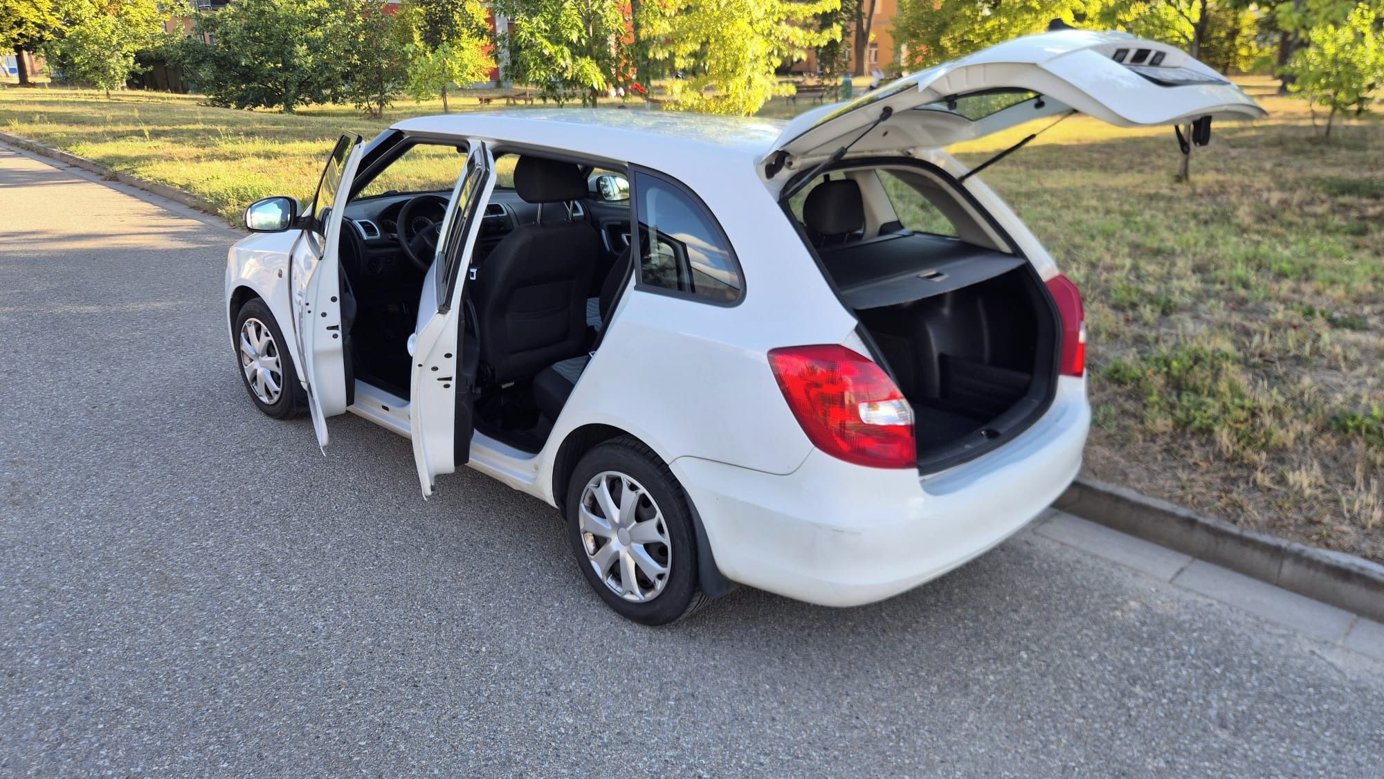 Škoda Fabia, Combi 1.4 16V, 2008 - fotka 6
