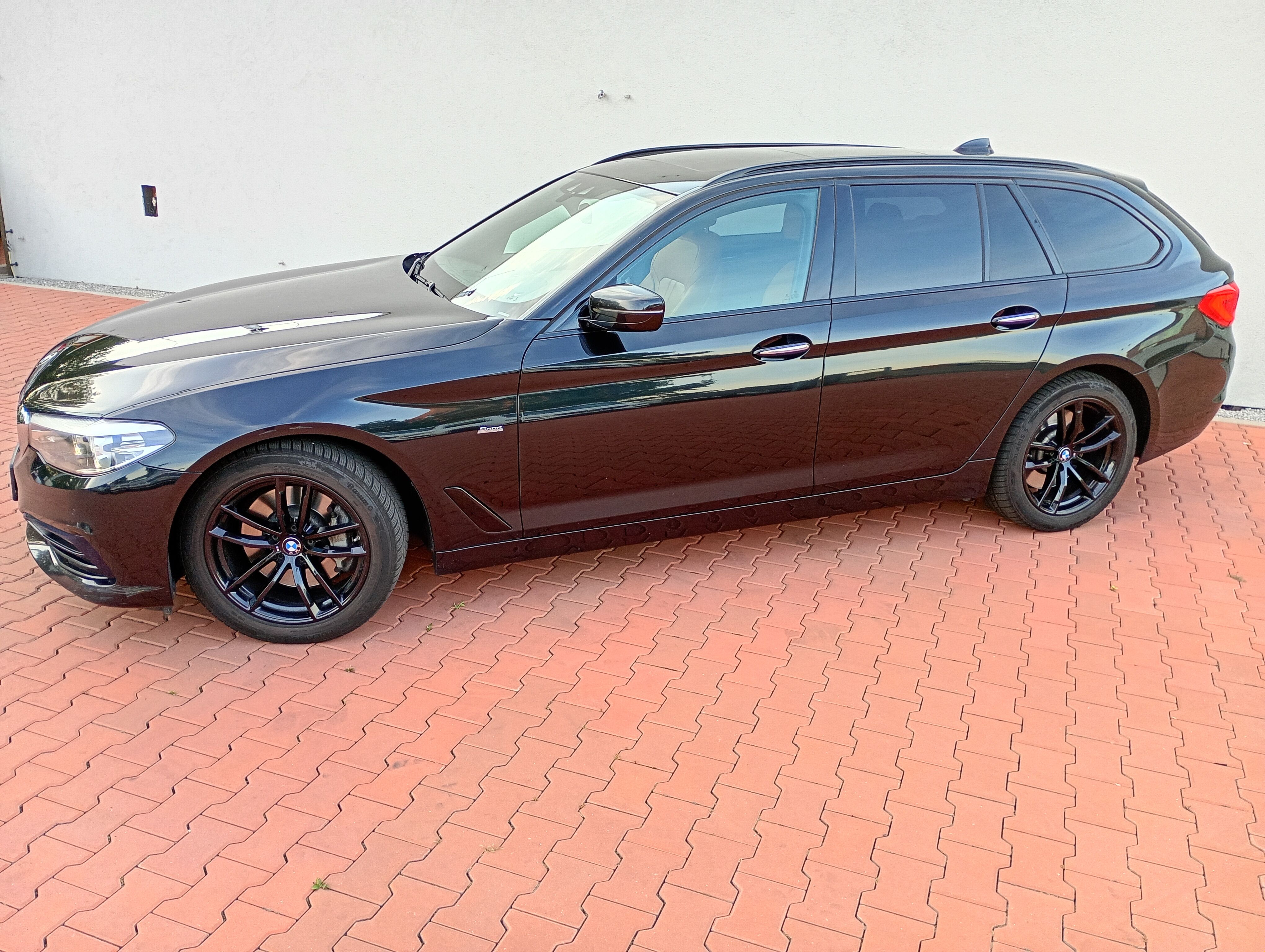 BMW Řada 5, 530xd komforty Panorama HIFI - fotka 5