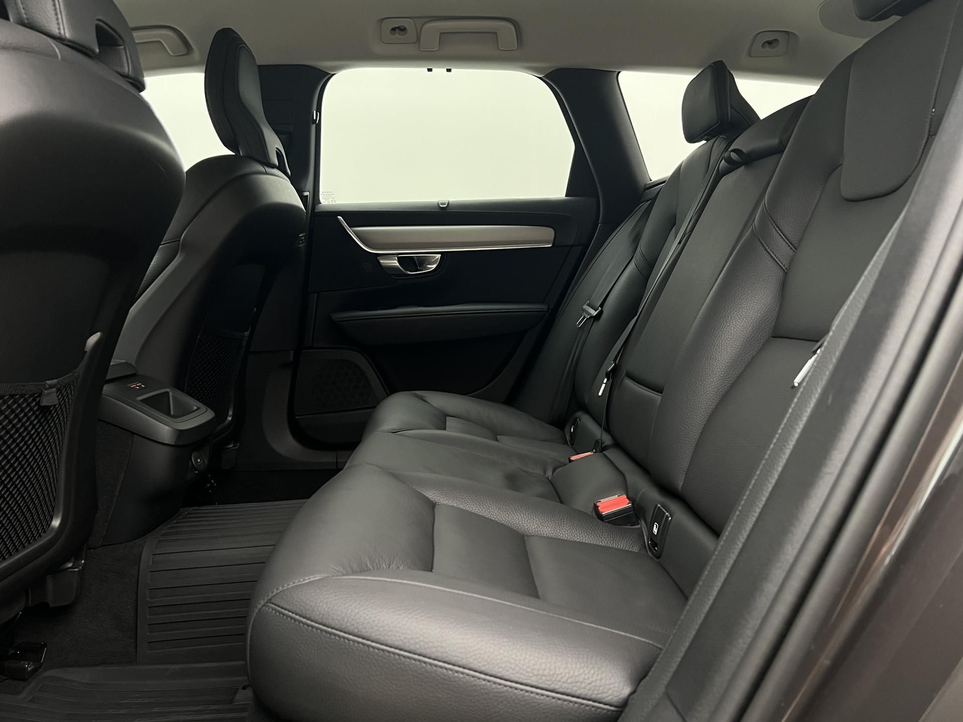 Volvo V90, CC B4 AWD BRIGHT PLUS AUT CZ - fotka 6