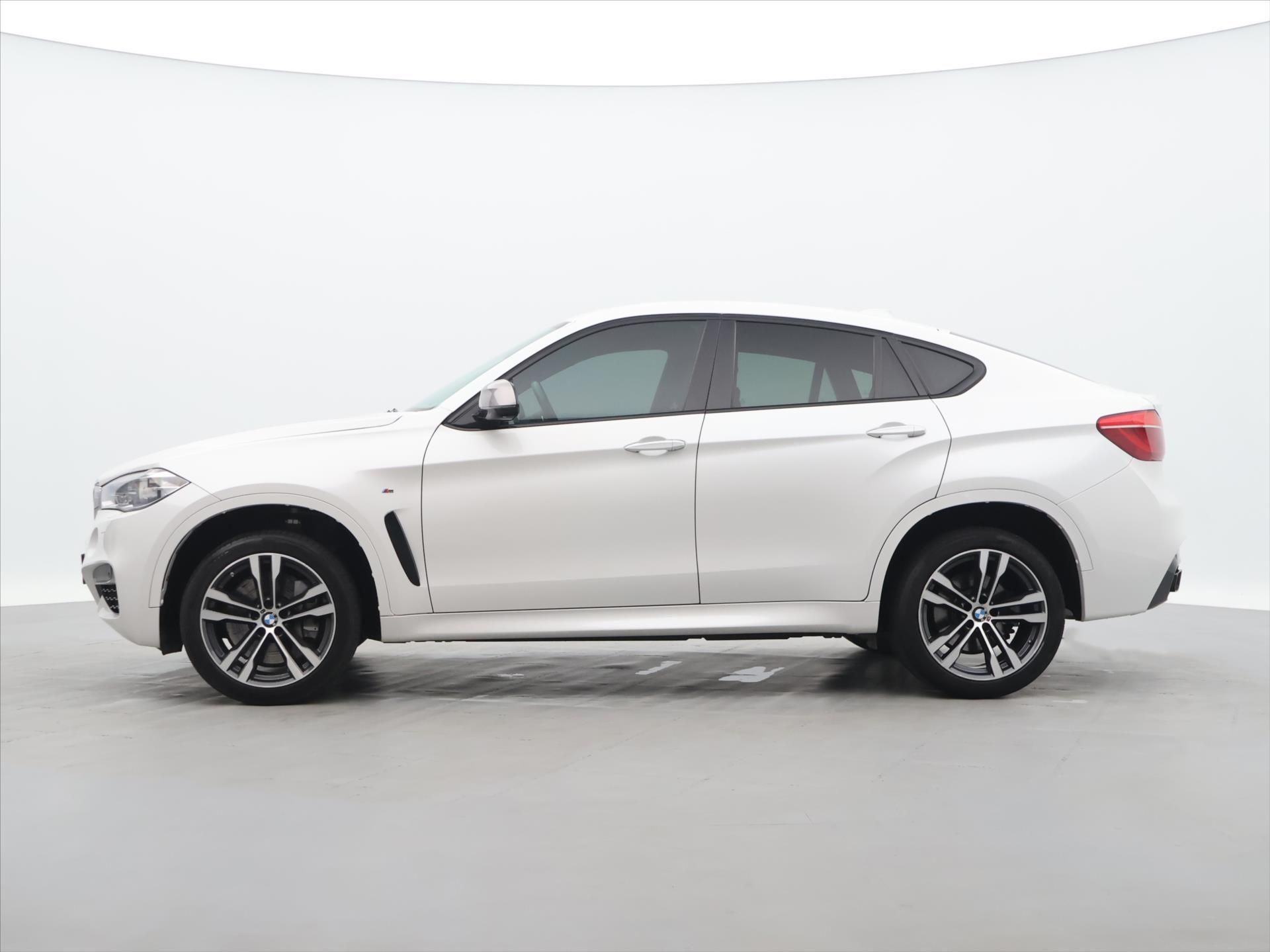 BMW X6, 3,0 M50da 260kW Xdrive CZ LED - fotka 4