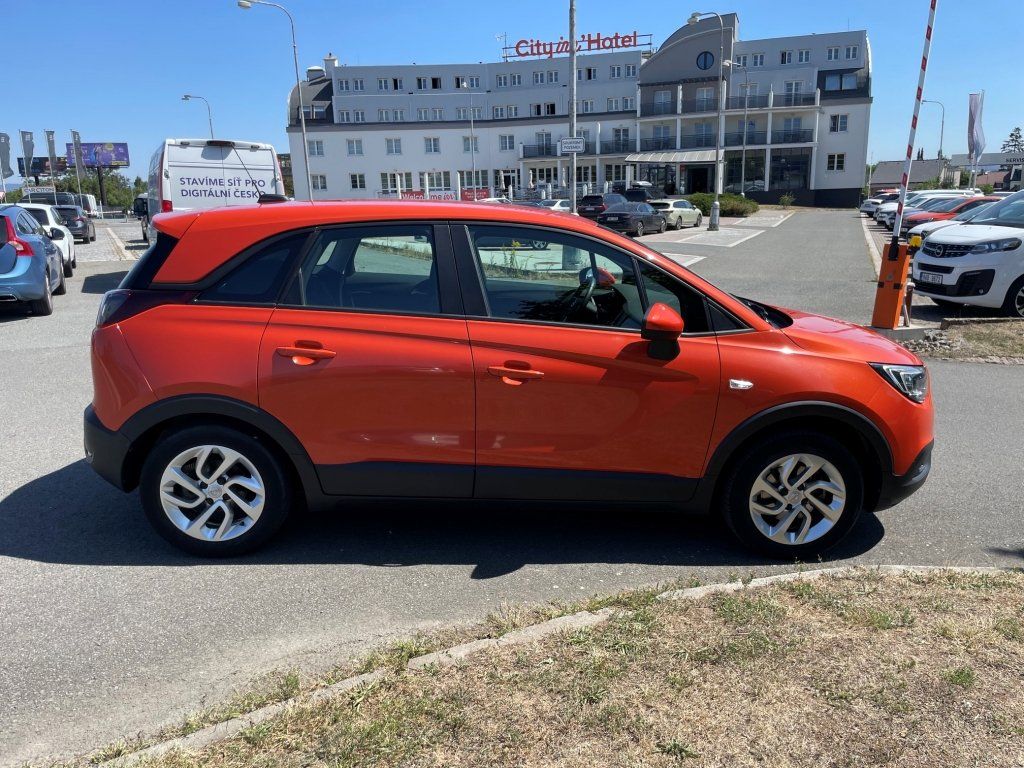 Opel Crossland X, Enjoy 1,2 Turbo, ČR, 1. maj - fotka 6