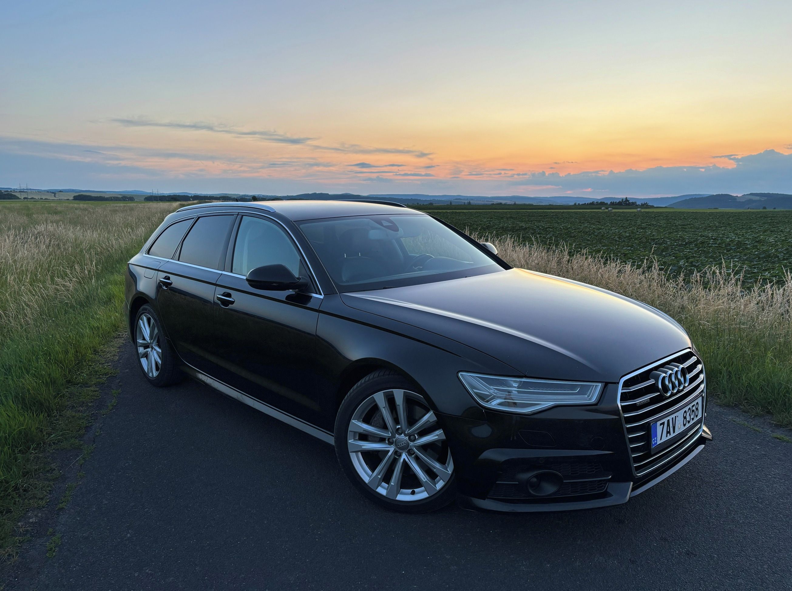 Audi A6 Avant, s-line - fotka 3