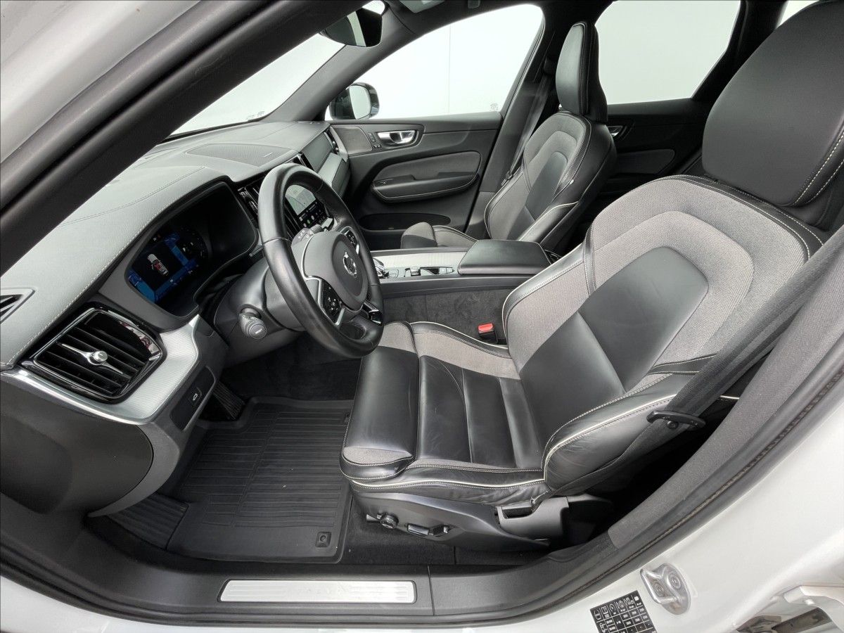 Volvo XC60, 2,0 B4 A8 Ultimate Dark LED - fotka 4