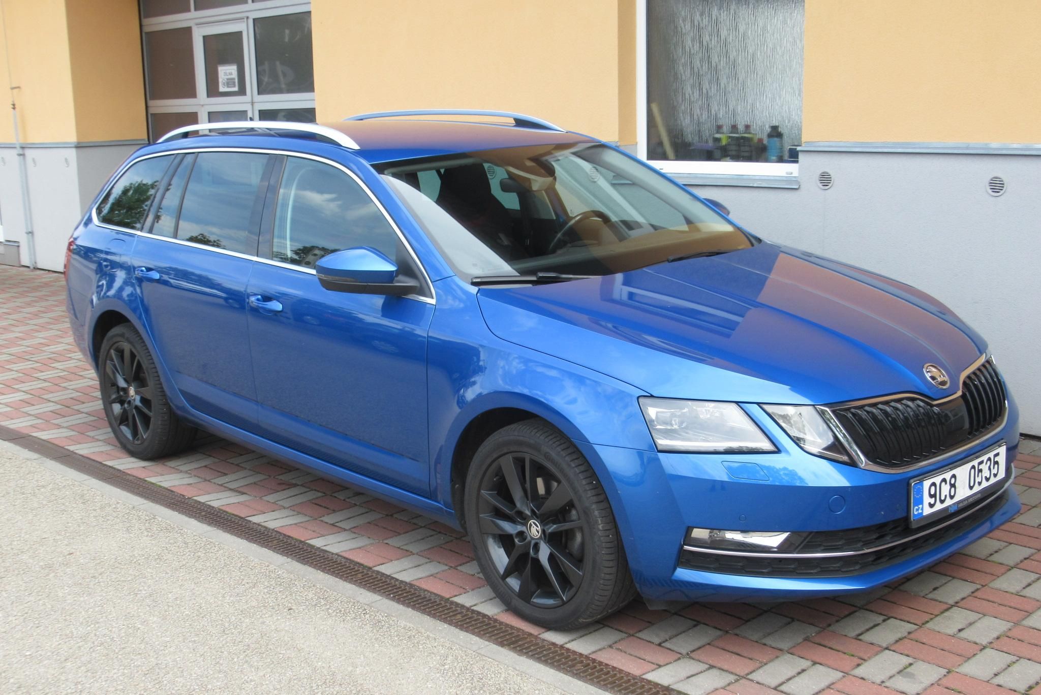 Škoda Octavia, 2.0 TDI DSG STYLE NAVI TAŽNÉ