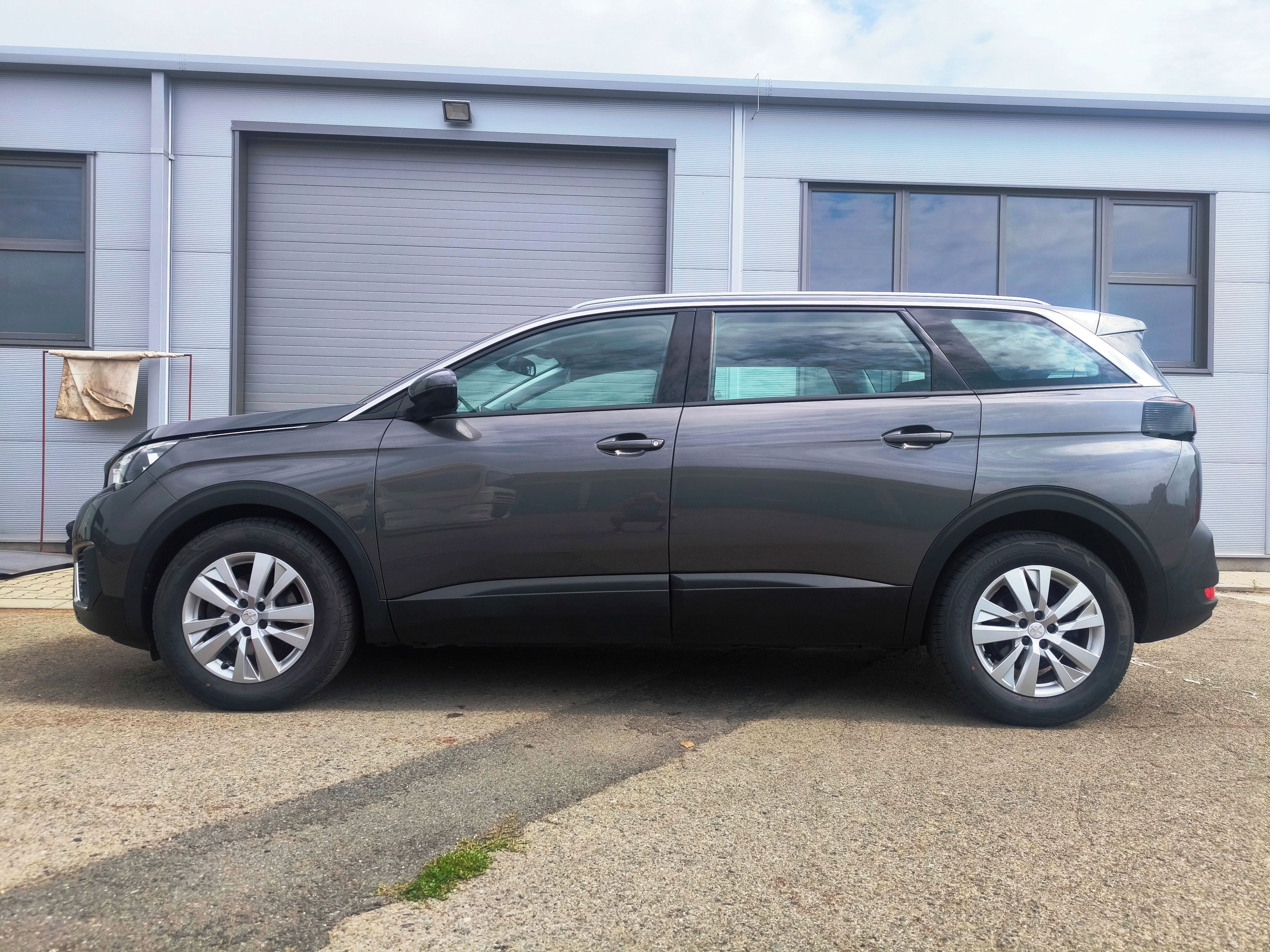 Peugeot 5008, 1.2PT/96kW ACTIVE * 7MÍST * - fotka 3