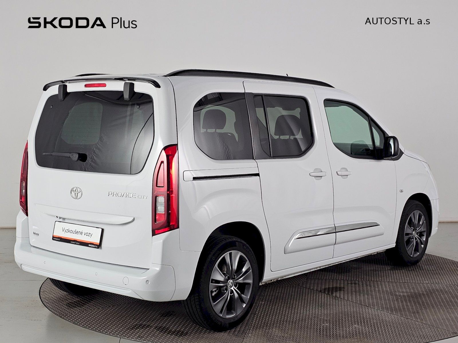 Toyota Proace City Verso, L1 1.2T 110k FAMILY - fotka 2
