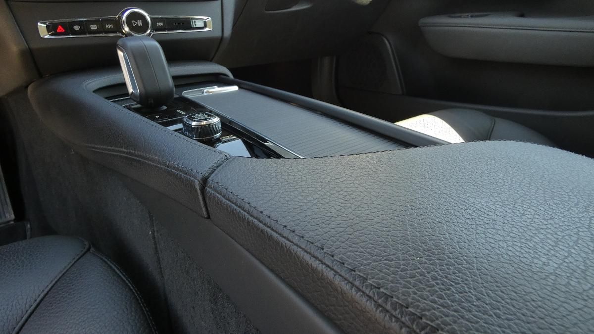 Volvo V90, B4 mHEV AWD aut. Momentum Pro - fotka 6