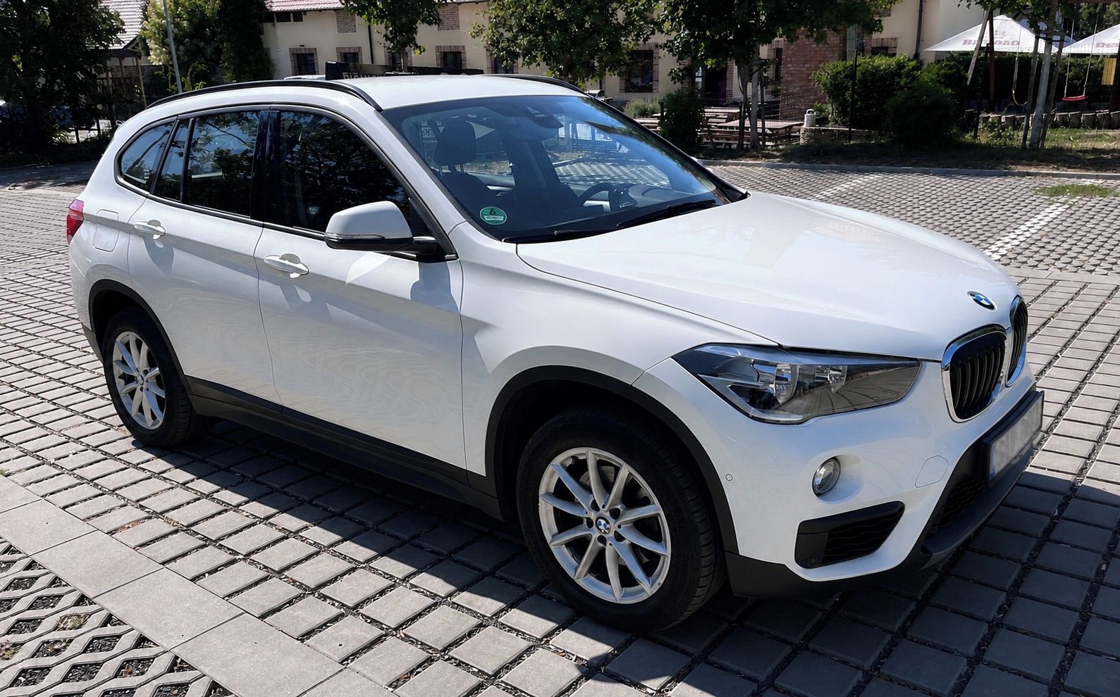 BMW X1, xDrive18d, velmi dobrý stav - fotka 2