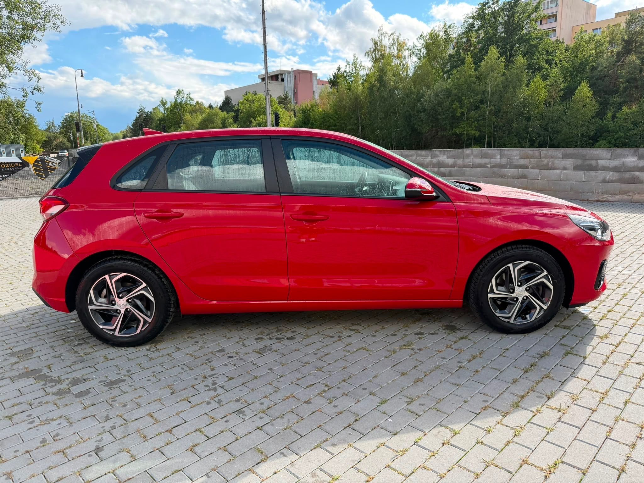 Hyundai i30, 1.0 T-GDI AT FAMILY COMFORT ČR - fotka 4