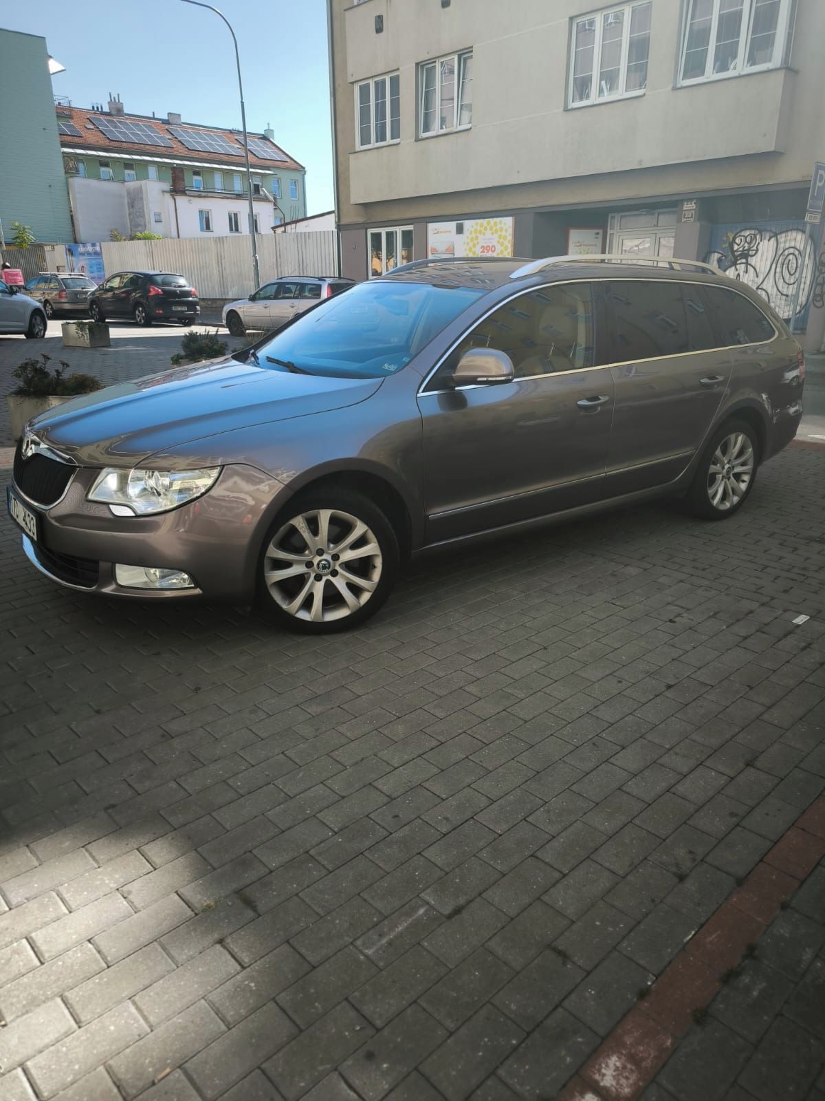 Škoda Superb, Pěkný dsg 125 kw světlá alcant - fotka 3