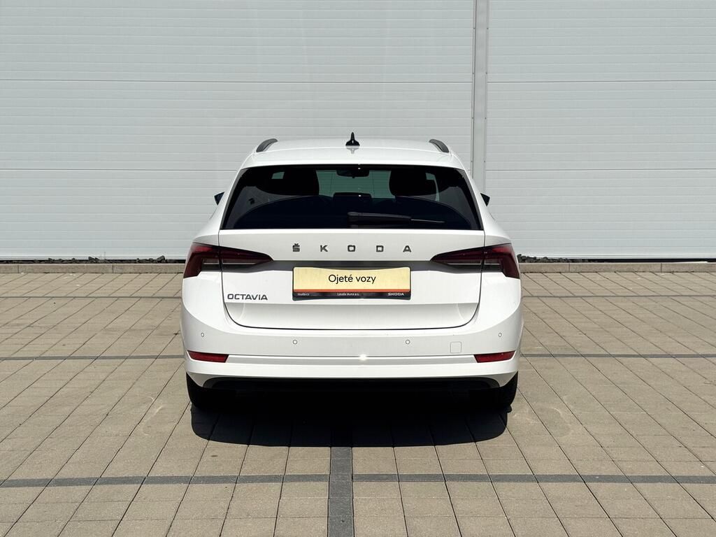 Škoda Octavia, Ambition 2.0 TDI 85 kW - fotka 6
