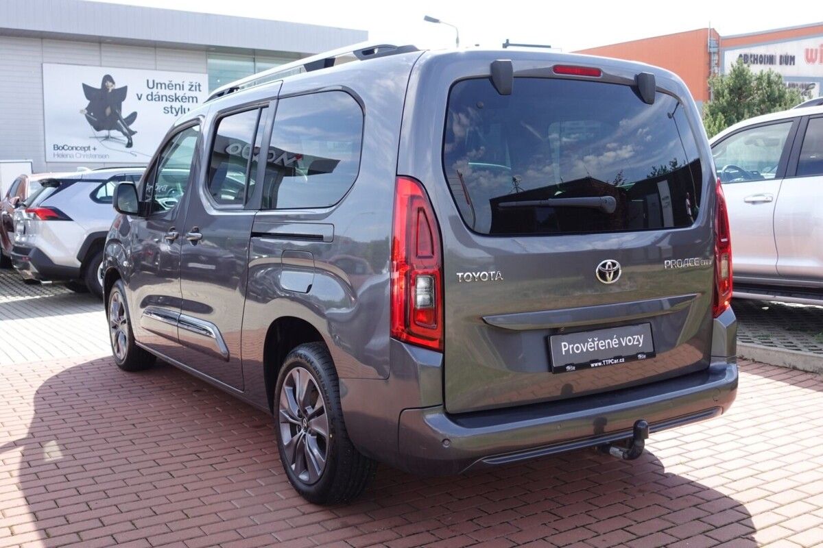 Toyota Proace City Verso, 1,5D-4D M/T Family L2 - fotka 6