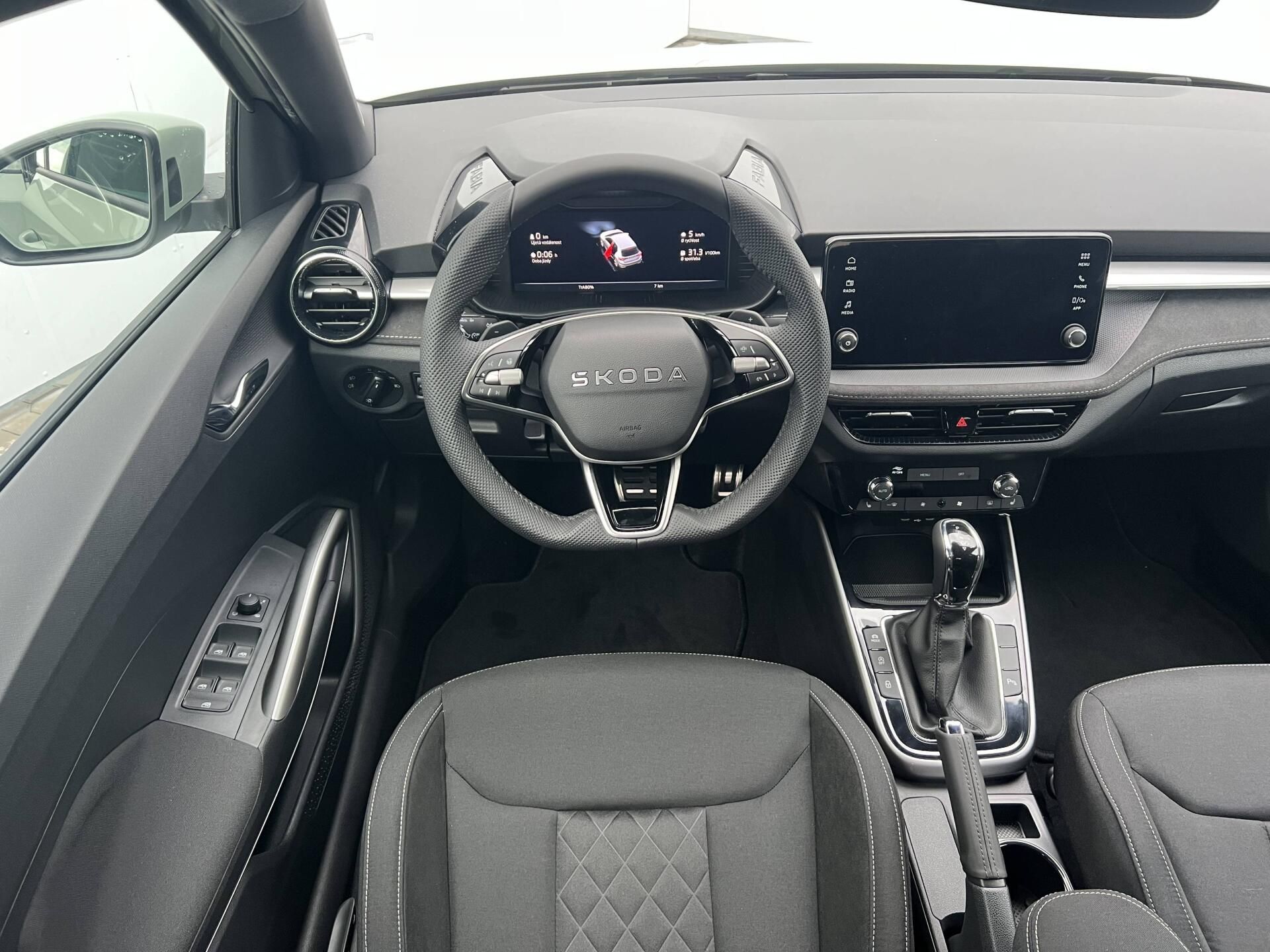 Škoda Fabia, Dynamic 7DSG 1,0TSI - fotka 4