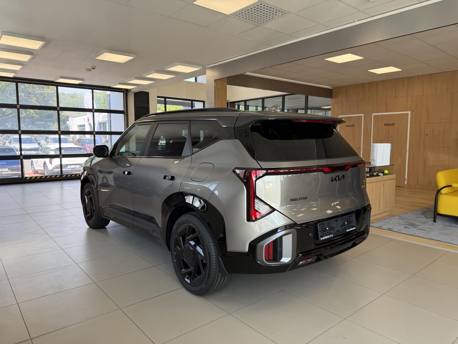 Kia Seltos, 1,6 T-GDi GPF 4x2 7DCT X-LINE - fotka 4