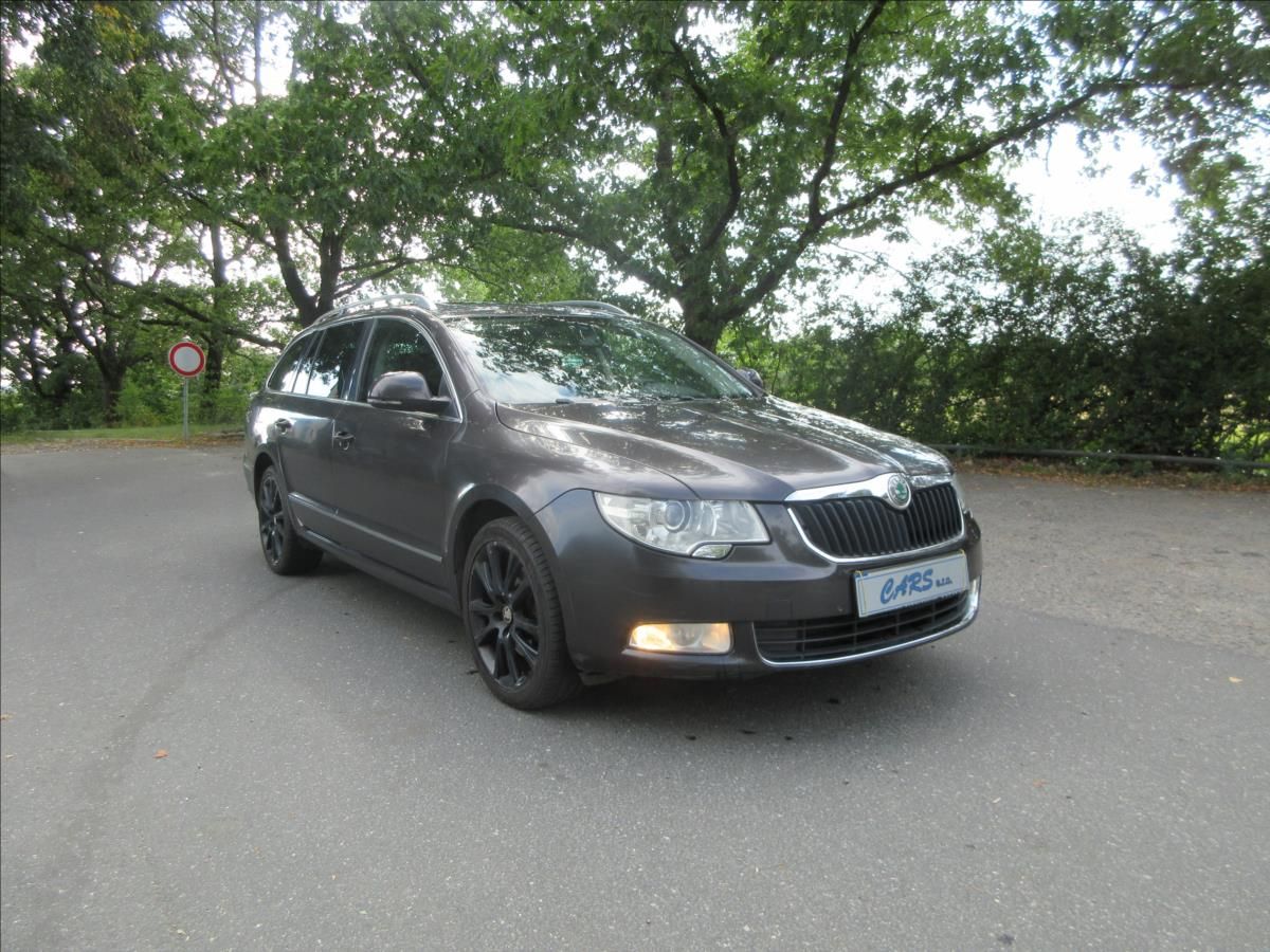 Škoda Superb, 2,0 TDi Závada Přev. Panorama - fotka 5